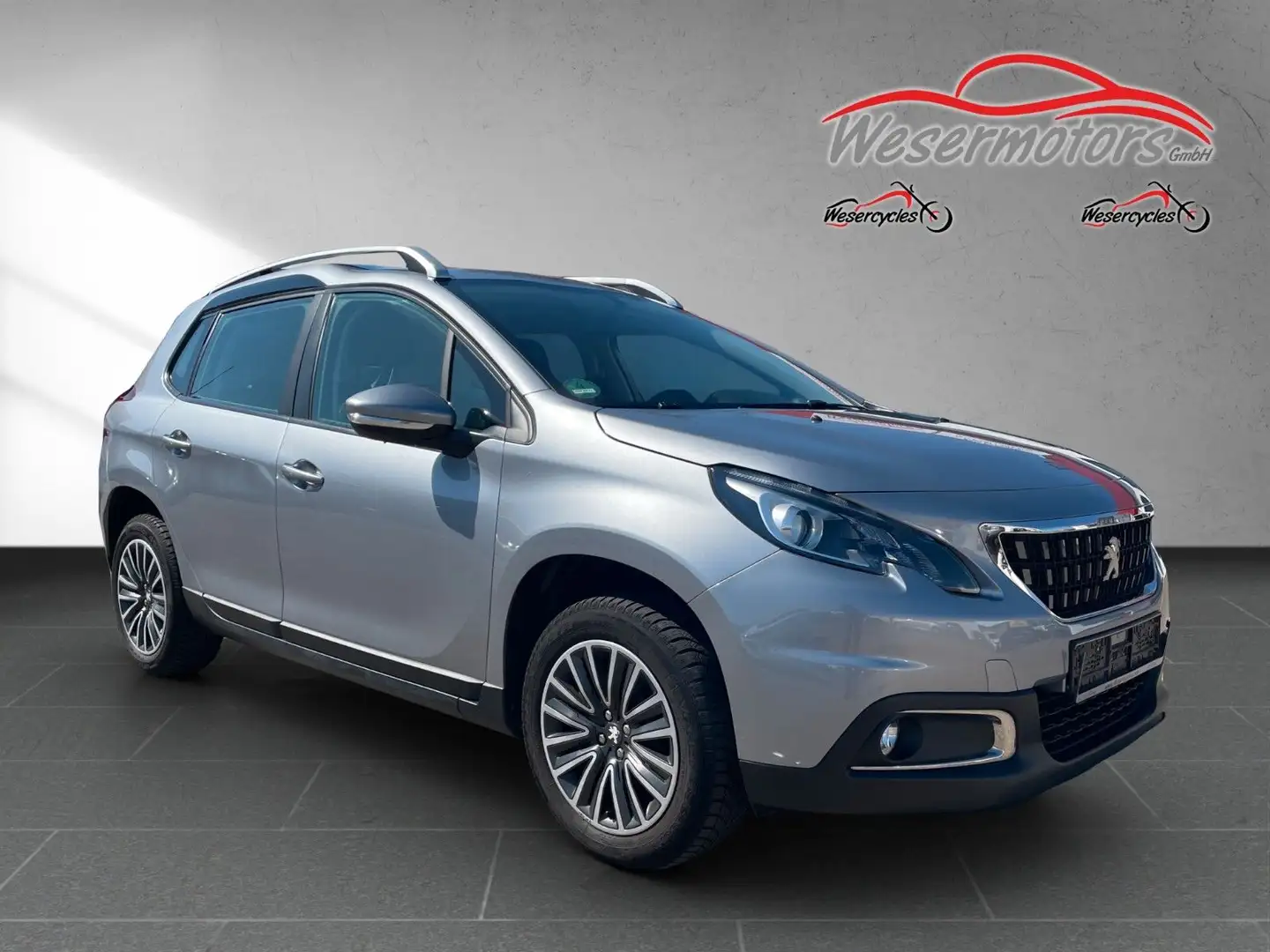 Peugeot 2008 Active / Automatik Gris - 1