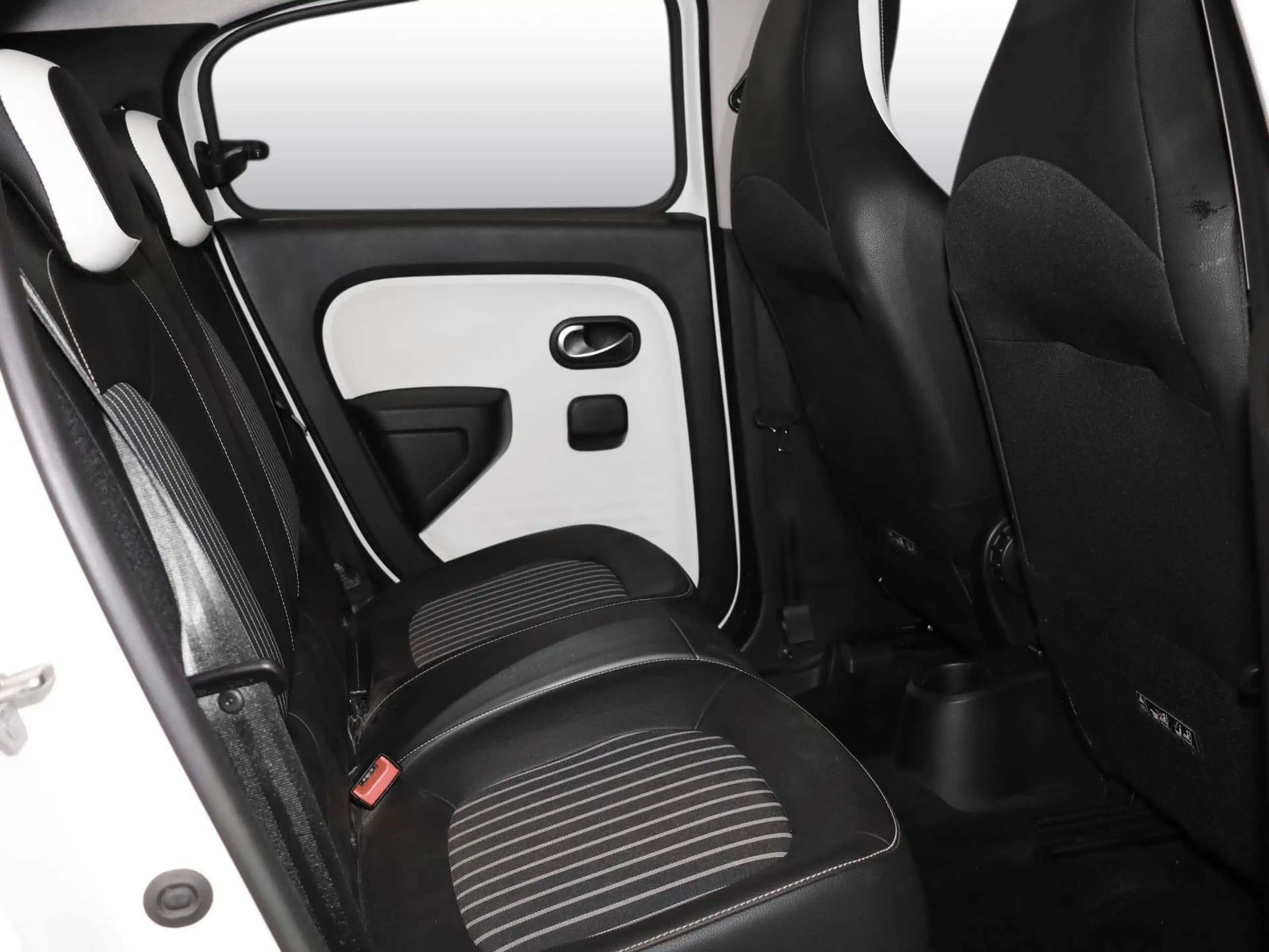 Renault Twingo E-TECH INTENS NAVI SHZ RFK KLIMA CarPlay — photo 6