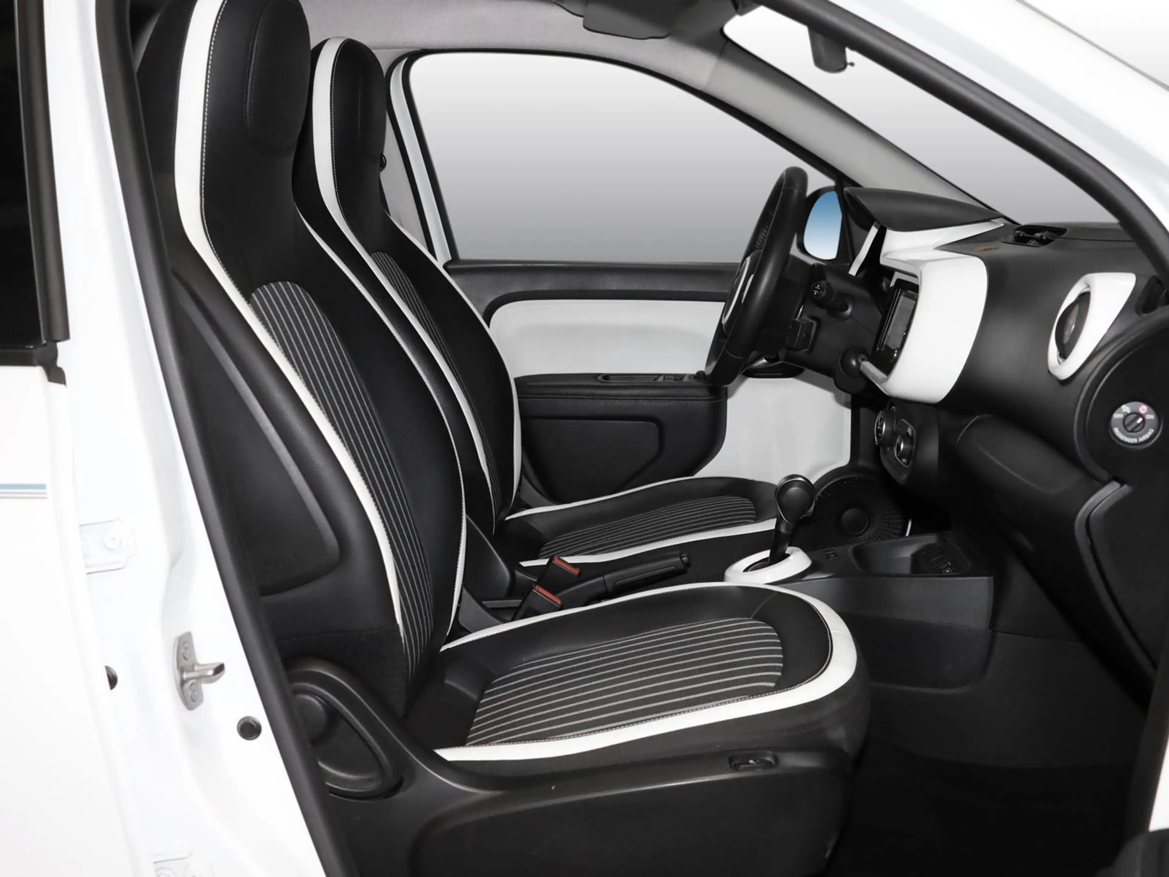 Renault Twingo E-TECH INTENS NAVI SHZ RFK KLIMA CarPlay — photo 5