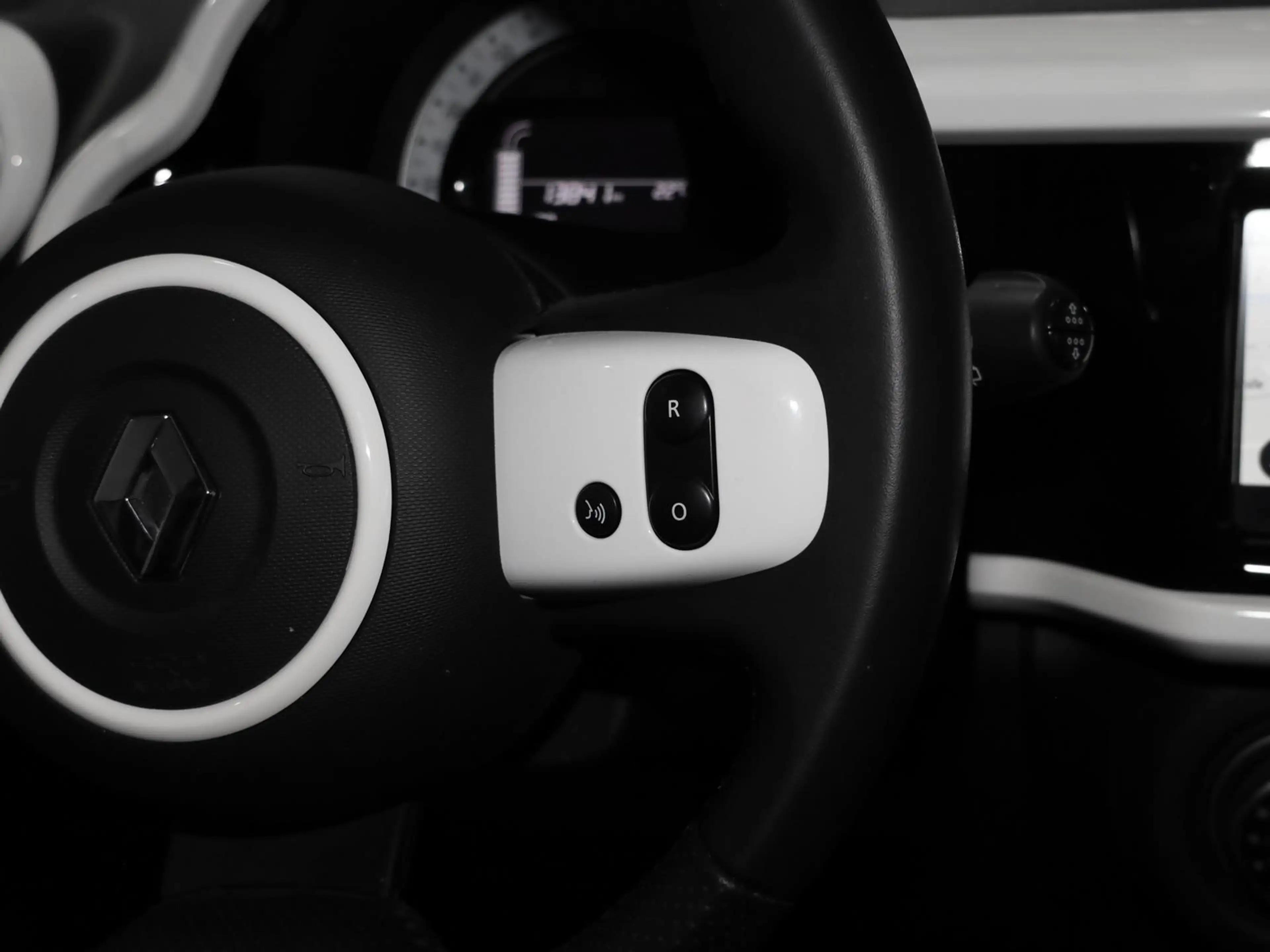Renault Twingo E-TECH INTENS NAVI SHZ RFK KLIMA CarPlay — photo 10