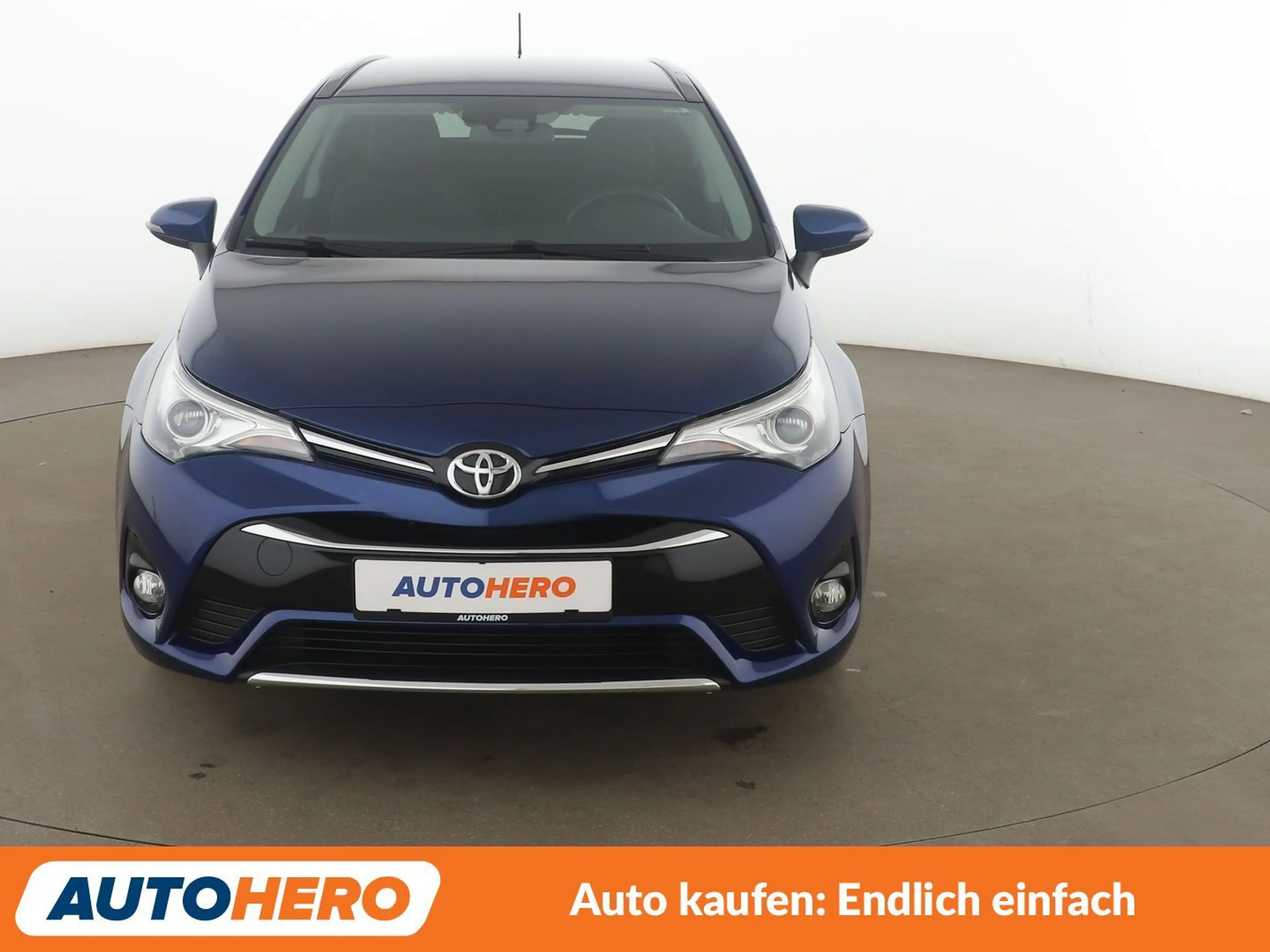 Toyota Avensis 1.8 Team D *NAVI*BiLED*CAM*SHZ*TEMPO*ALU* — photo 9