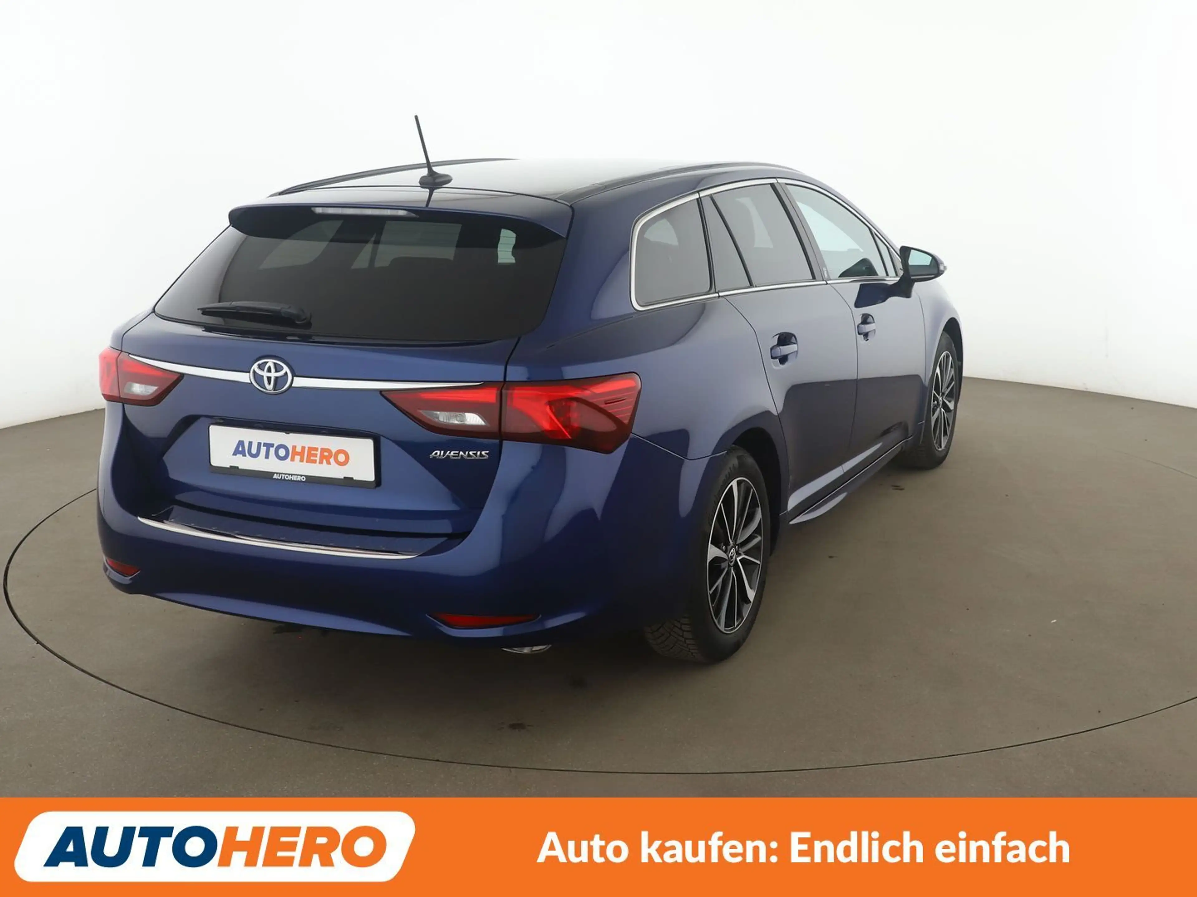 Toyota Avensis 1.8 Team D *NAVI*BiLED*CAM*SHZ*TEMPO*ALU* — photo 6
