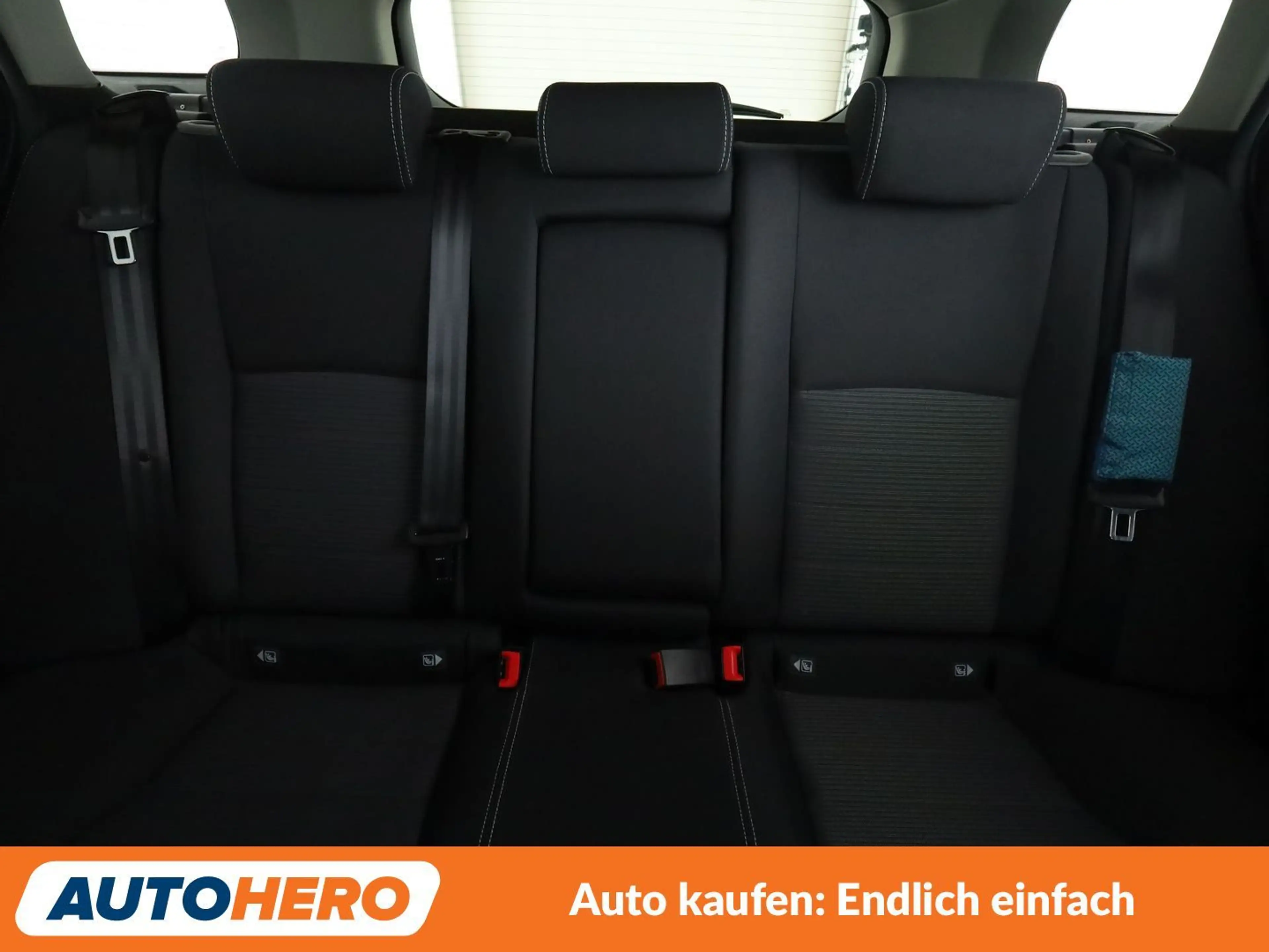 Toyota Avensis 1.8 Team D *NAVI*BiLED*CAM*SHZ*TEMPO*ALU* — photo 15
