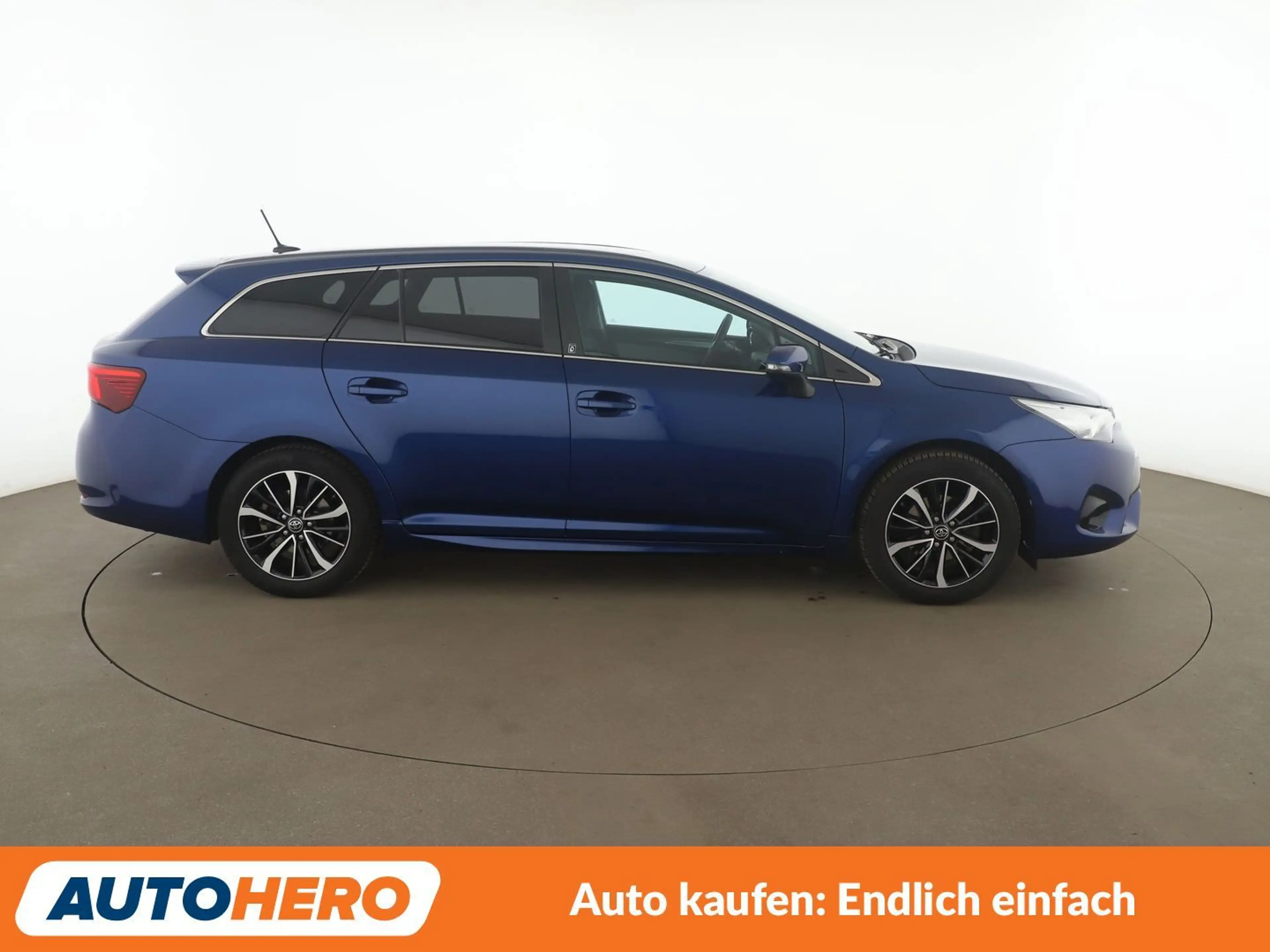 Toyota Avensis 1.8 Team D *NAVI*BiLED*CAM*SHZ*TEMPO*ALU* — photo 7