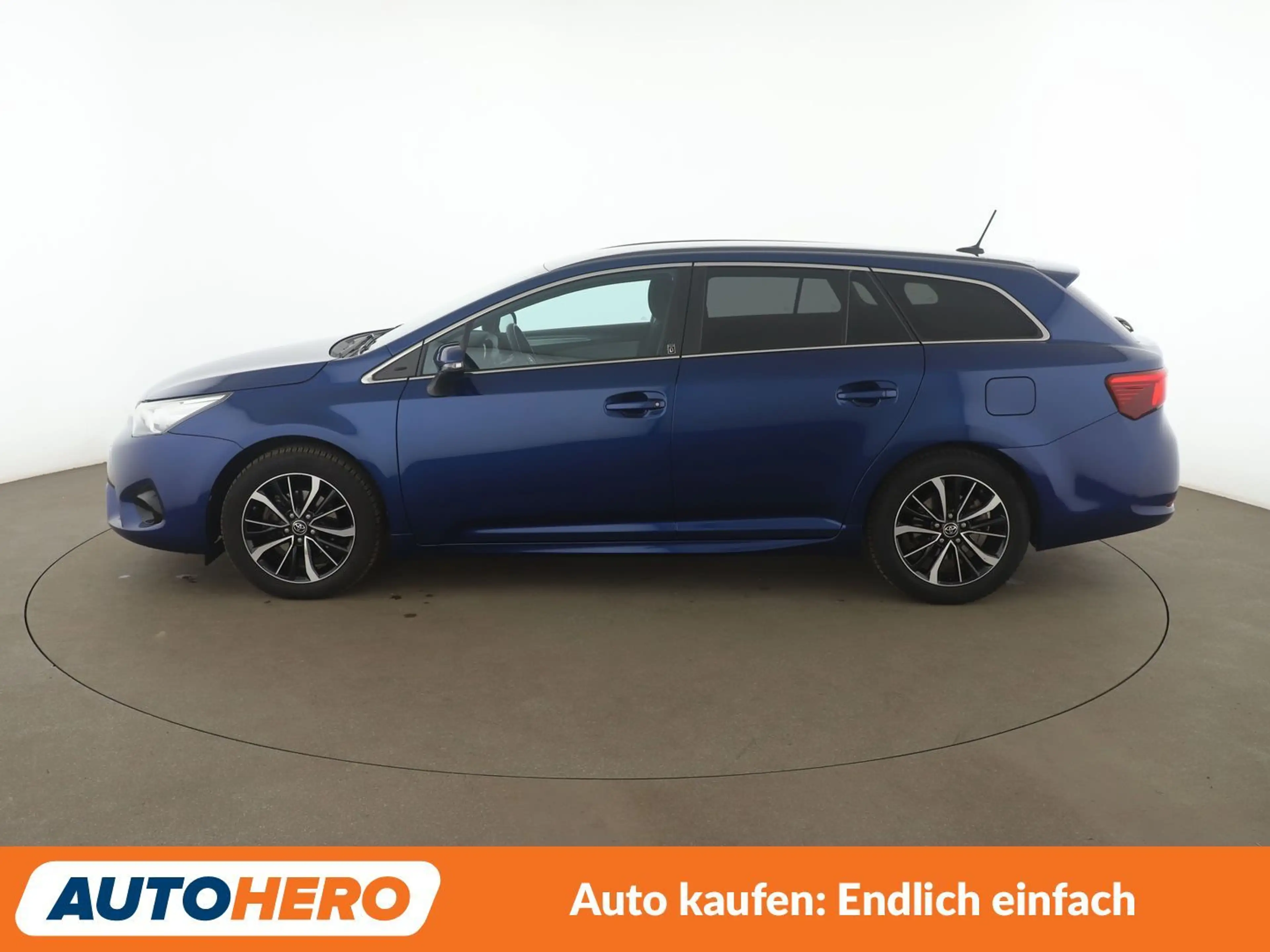 Toyota Avensis 1.8 Team D *NAVI*BiLED*CAM*SHZ*TEMPO*ALU* — photo 3
