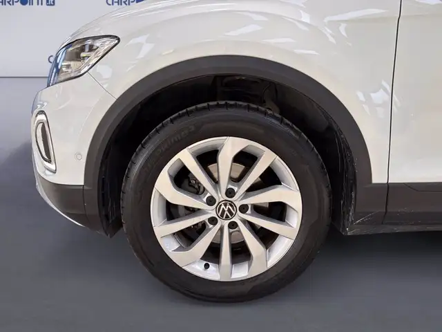 Volkswagen T-Roc view 16