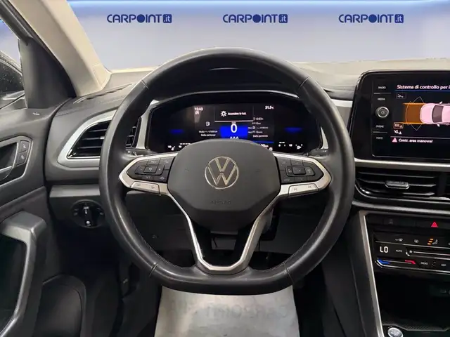 Volkswagen T-Roc view 14