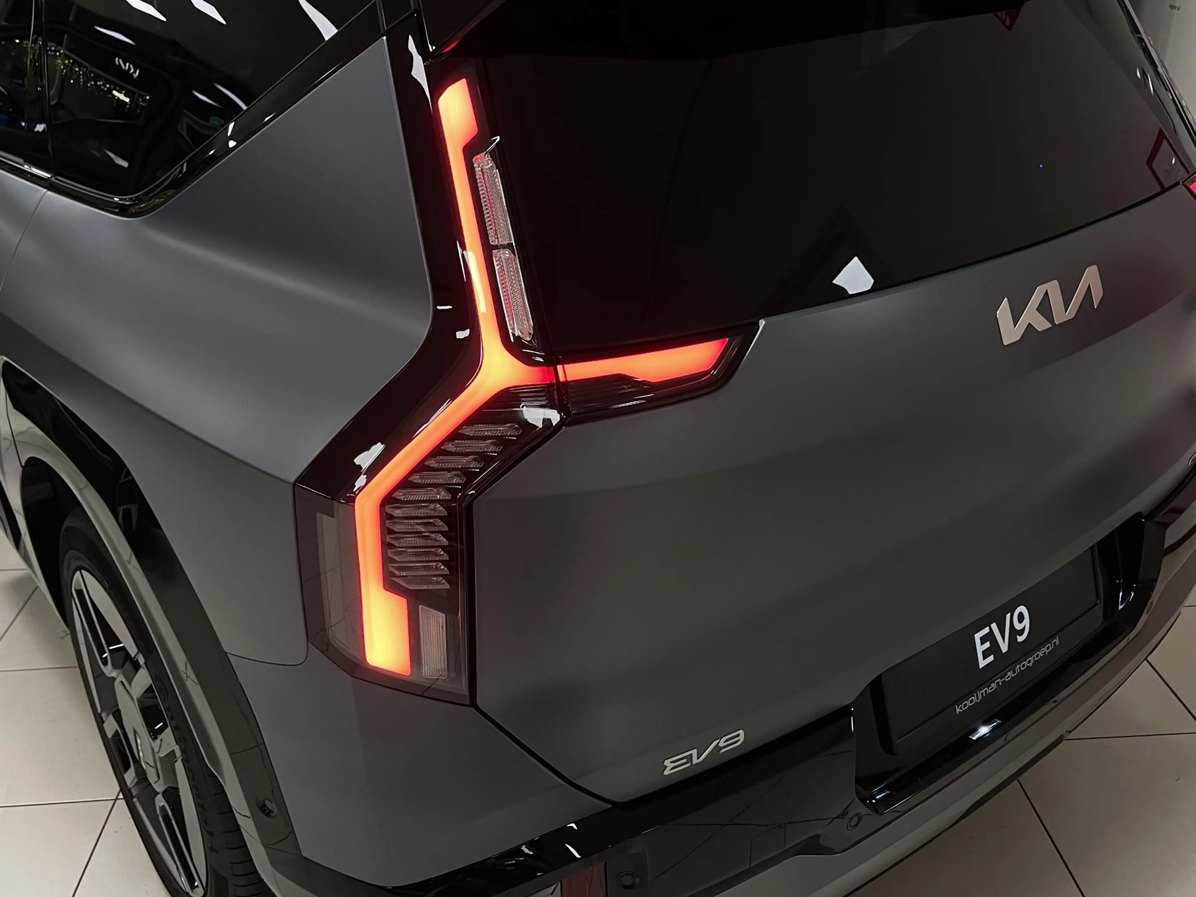 Kia EV9 GT-Line AWD 99.8 kWh Direct uit voorraad Leverbaar — photo 6