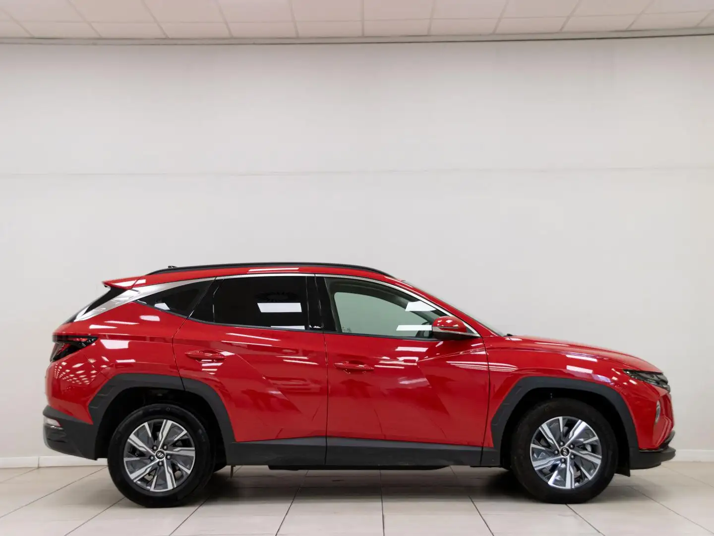 Hyundai TUCSON 1.6 TGDI Maxx 4x2 Rojo - 2