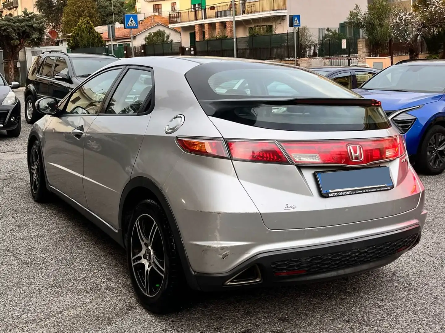 Honda Civic Civic 5p 1.8 i-vtec Comfort Gris - 1