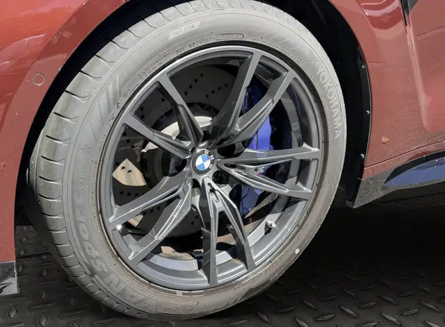 BMW M4 view 6