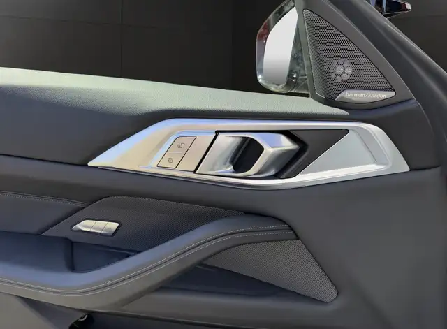 BMW M4 view 14
