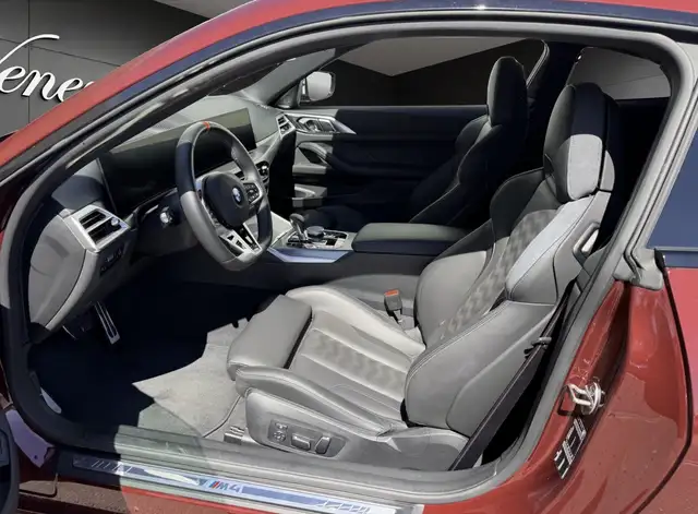 BMW M4 view 7