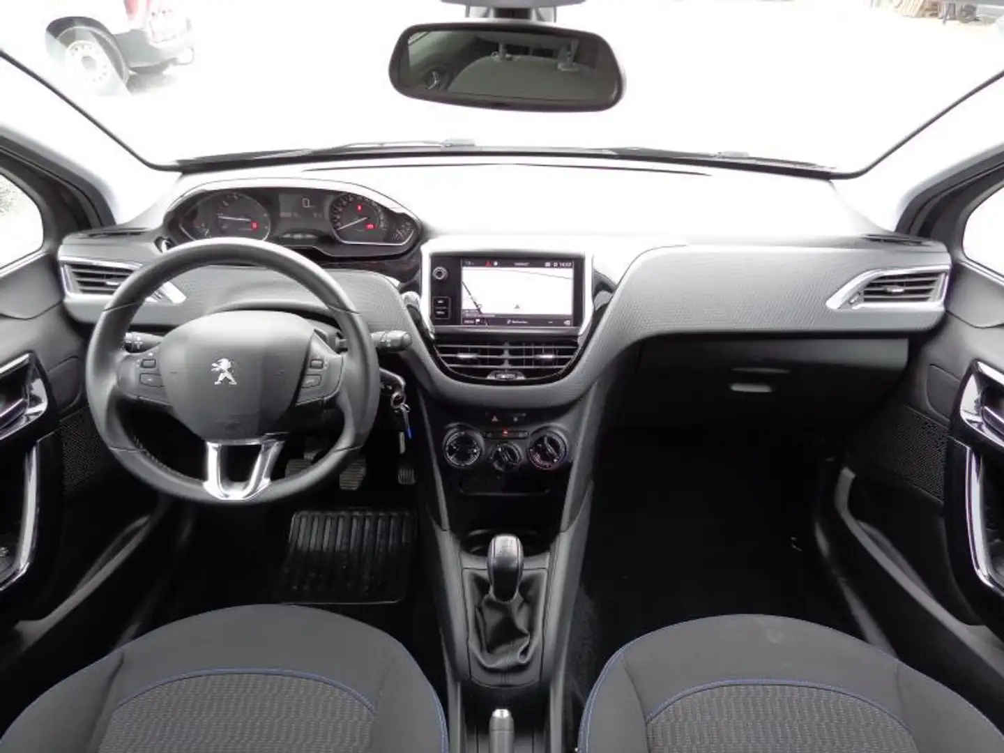 Peugeot 208 1.2i Signature - GPS - Clim Grijs - 2