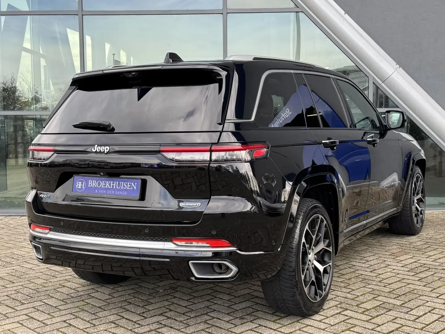 Jeep Grand Cherokee 2.0 Summit Reserve Plug in Hybride 4xe 380pk Panor Zwart - 2
