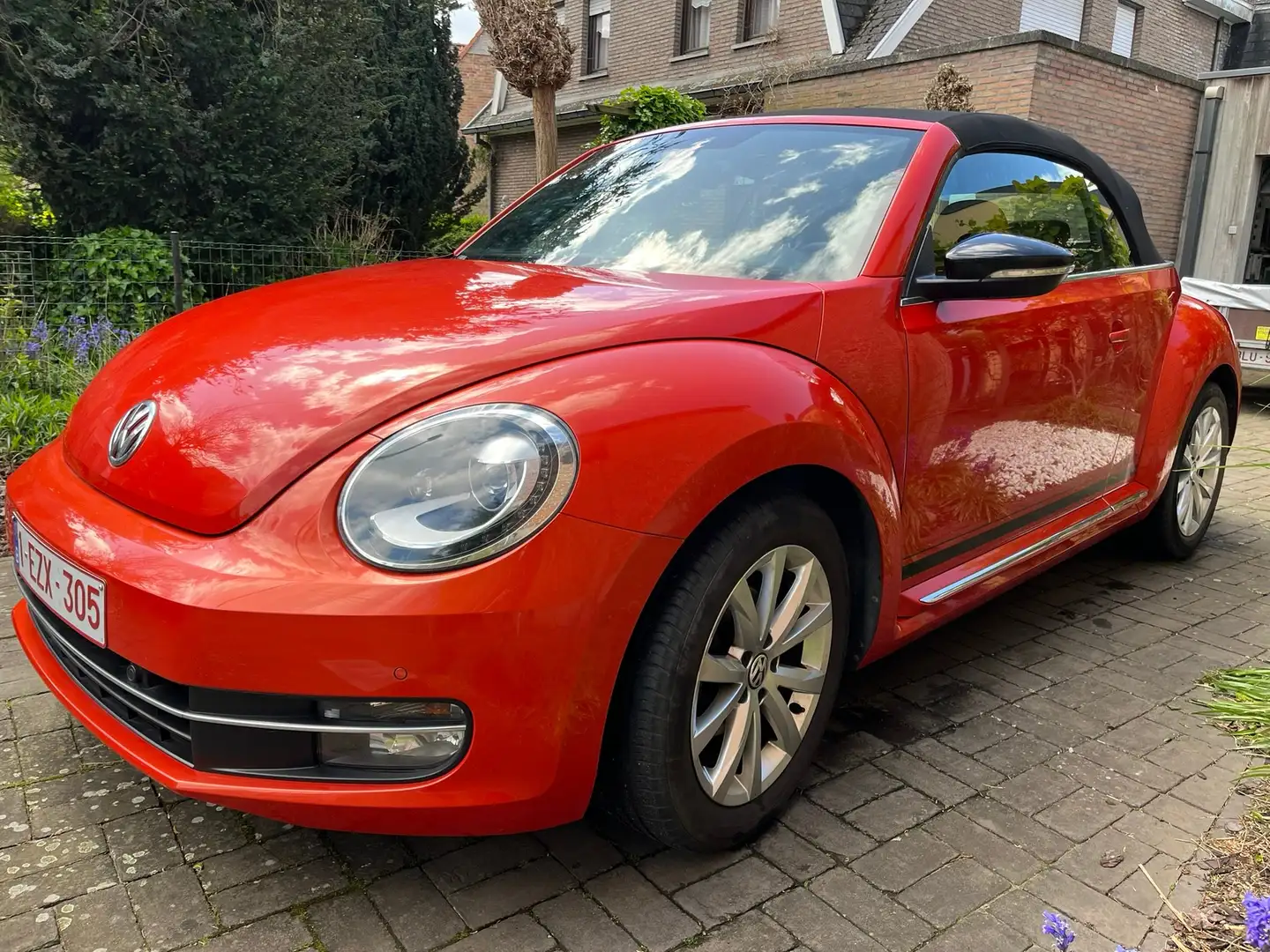 Volkswagen New Beetle rood/oranje kleur, cabrio, navigatiesystem, cruise Kırmızı - 1