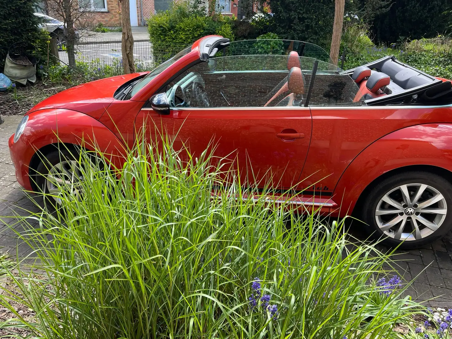 Volkswagen New Beetle rood/oranje kleur, cabrio, navigatiesystem, cruise crvena - 2