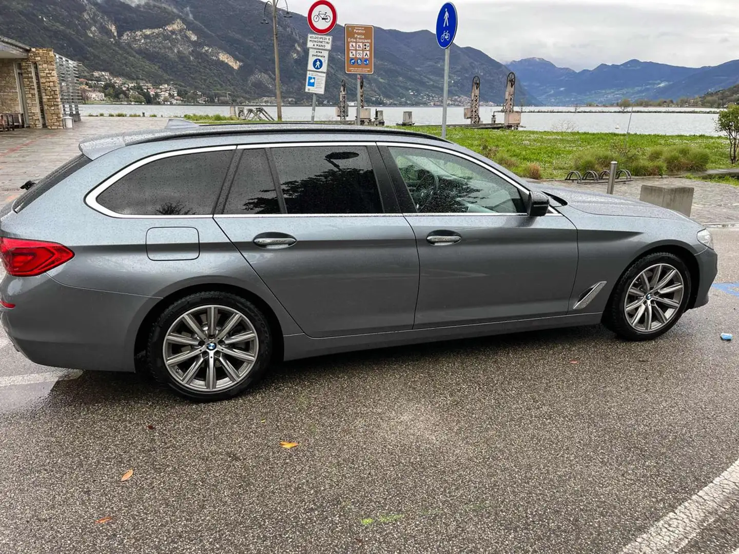 BMW 520 d Touring Luxury Grau - 1