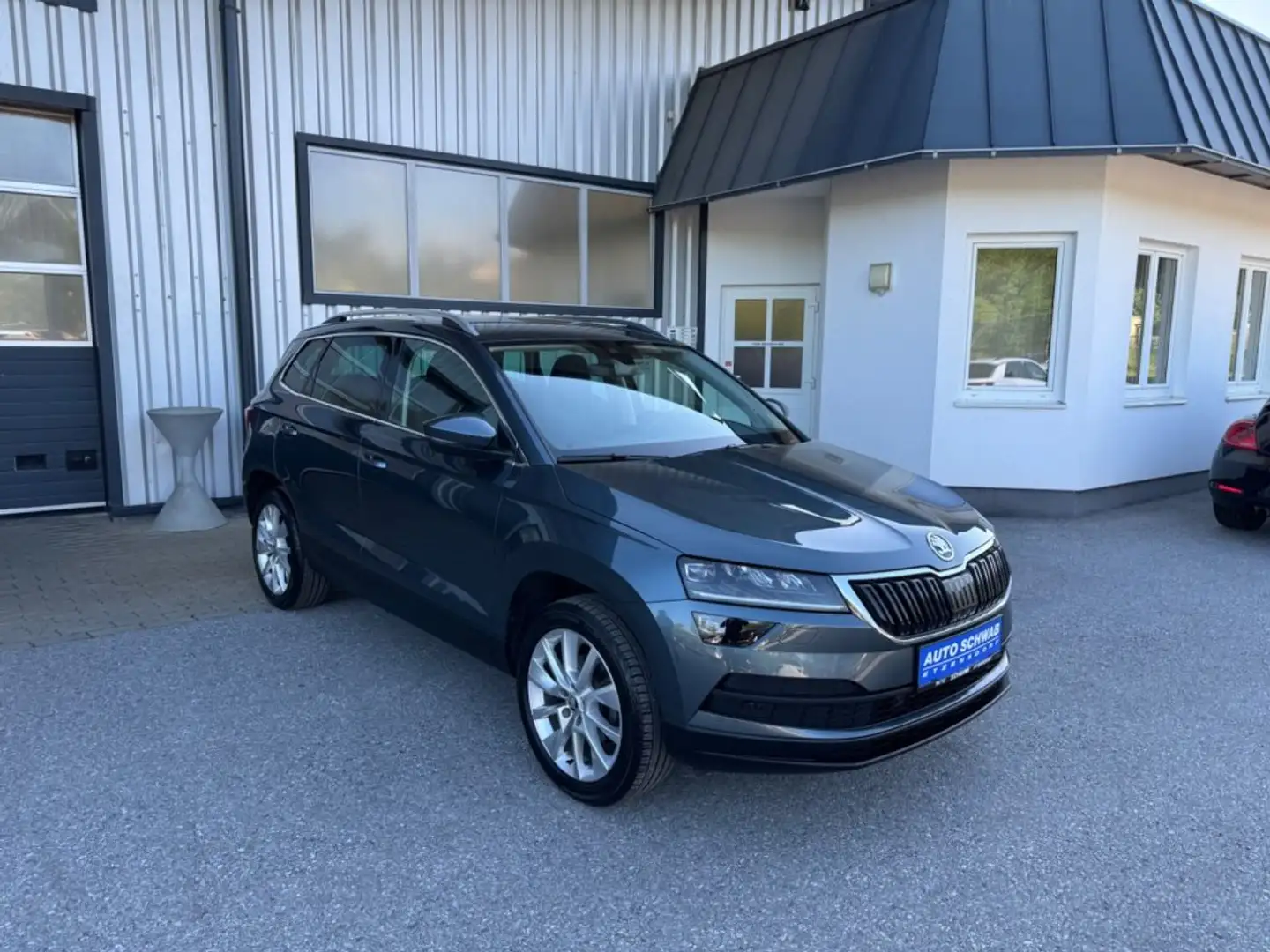 Skoda Karoq Style SC TSI Grau - 1