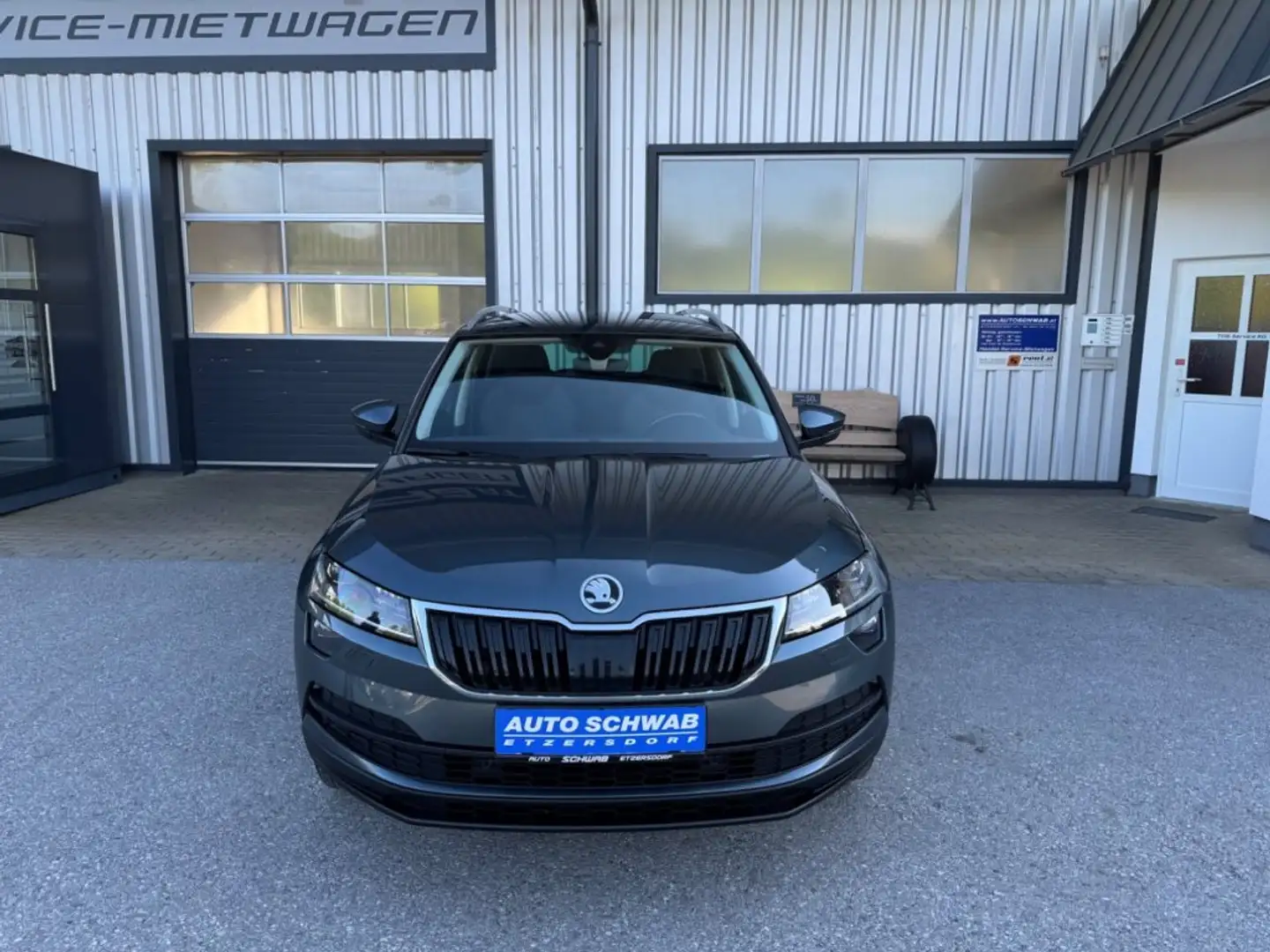 Skoda Karoq Style SC TSI Grau - 2