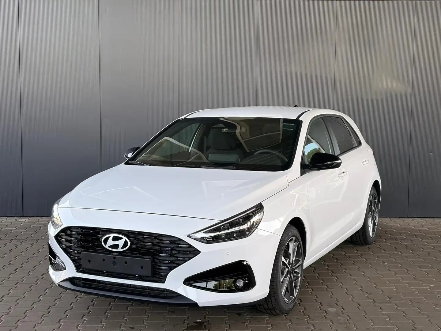 Hyundai i30 Comfort Plus 1.0 T-GDI Navi / PDC V&H + Kamera ... Weiß - 1
