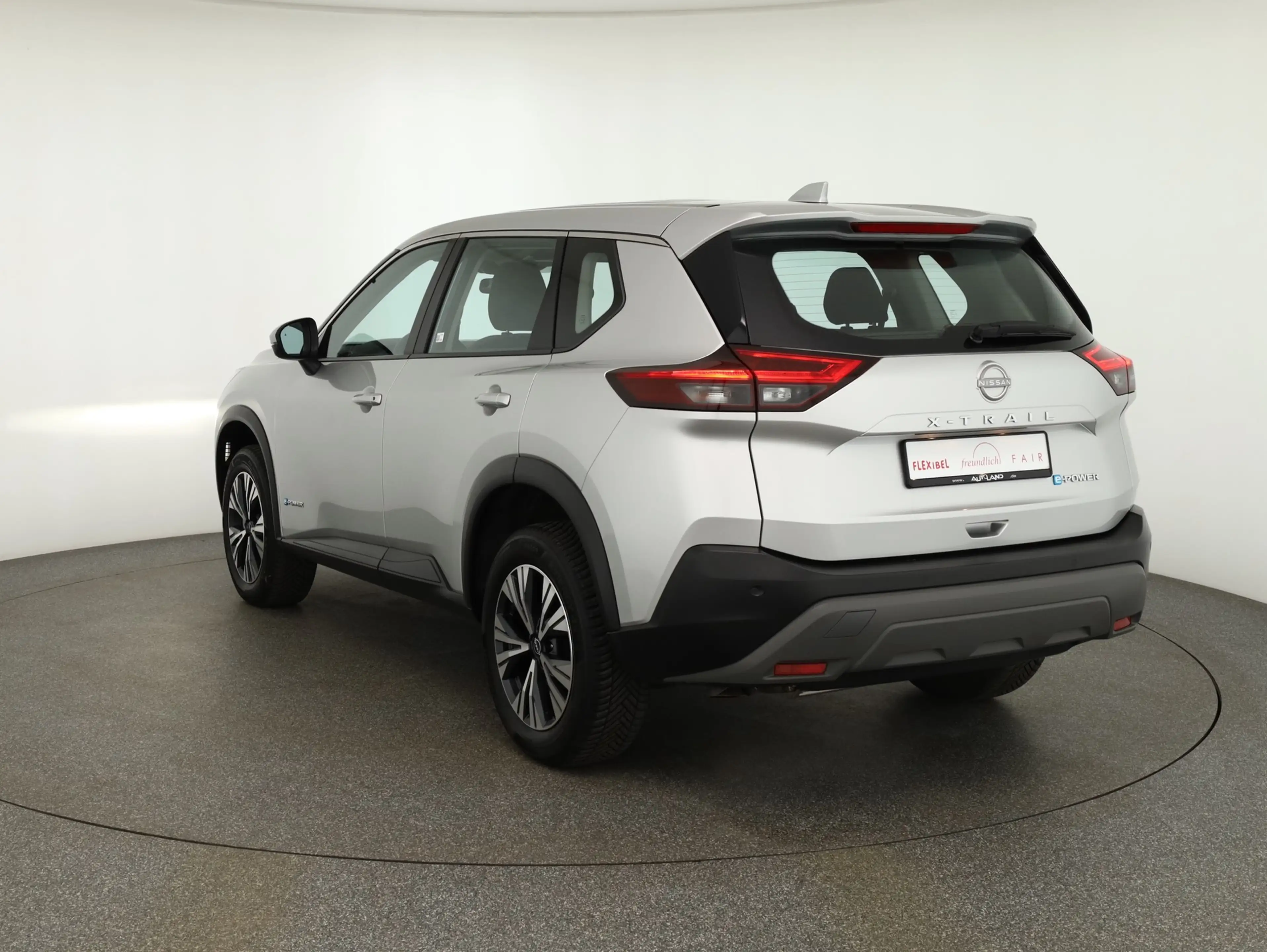 Nissan X-Trail 1.5 M-Hybrid Visia DCT LED ACC Totwinkel — photo 3