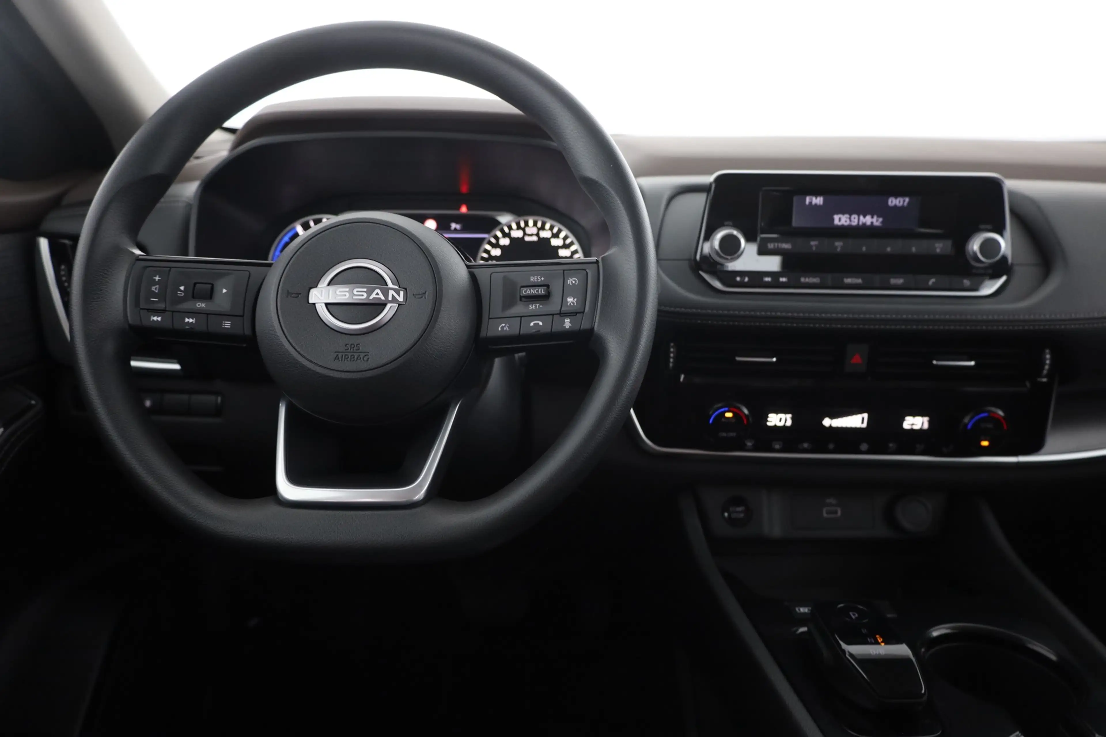 Nissan X-Trail 1.5 M-Hybrid Visia DCT LED ACC Totwinkel — photo 10