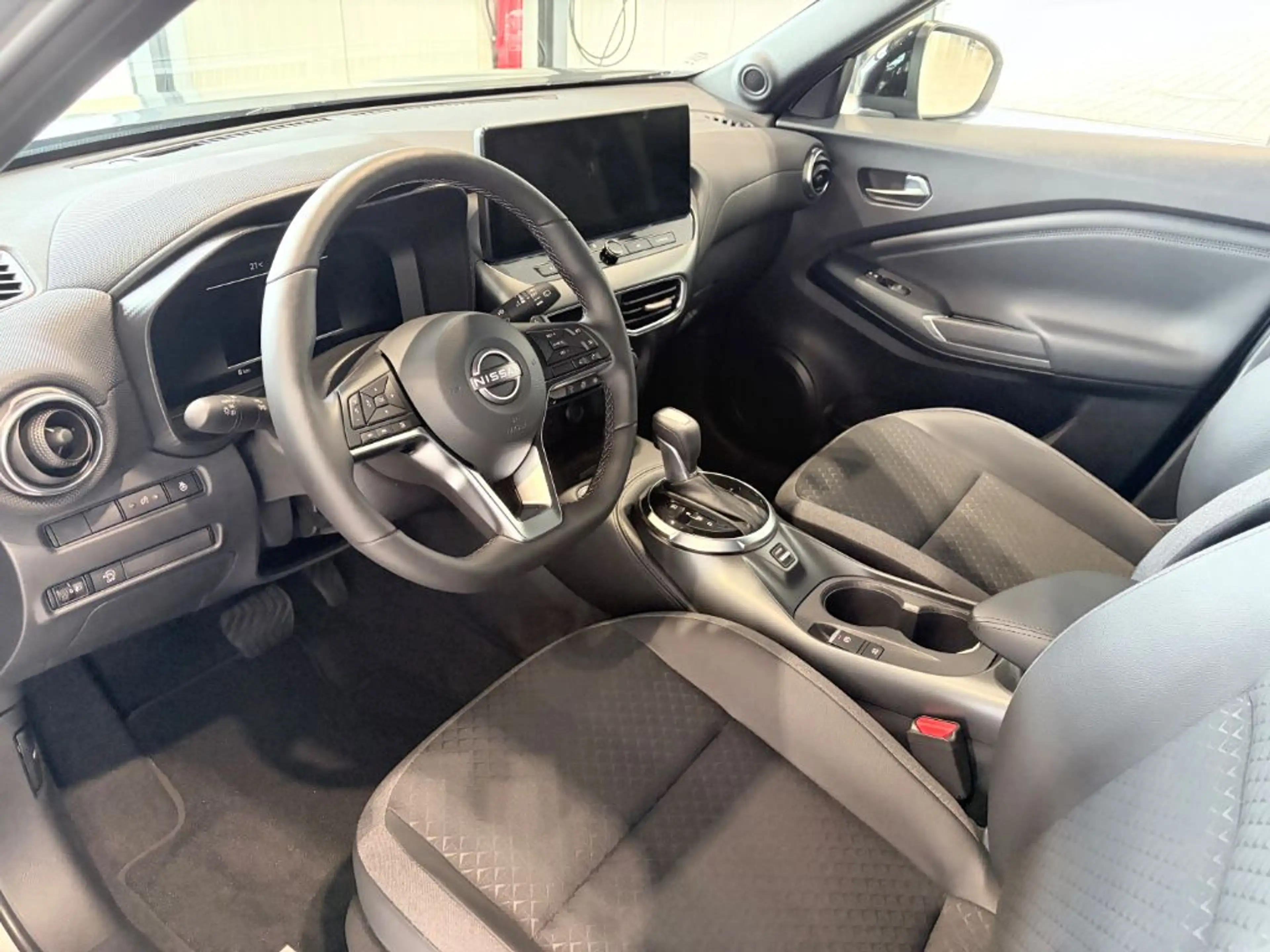 Nissan Juke 1.0 DIG-T DCT N-Connecta Winter-Paket — photo 10
