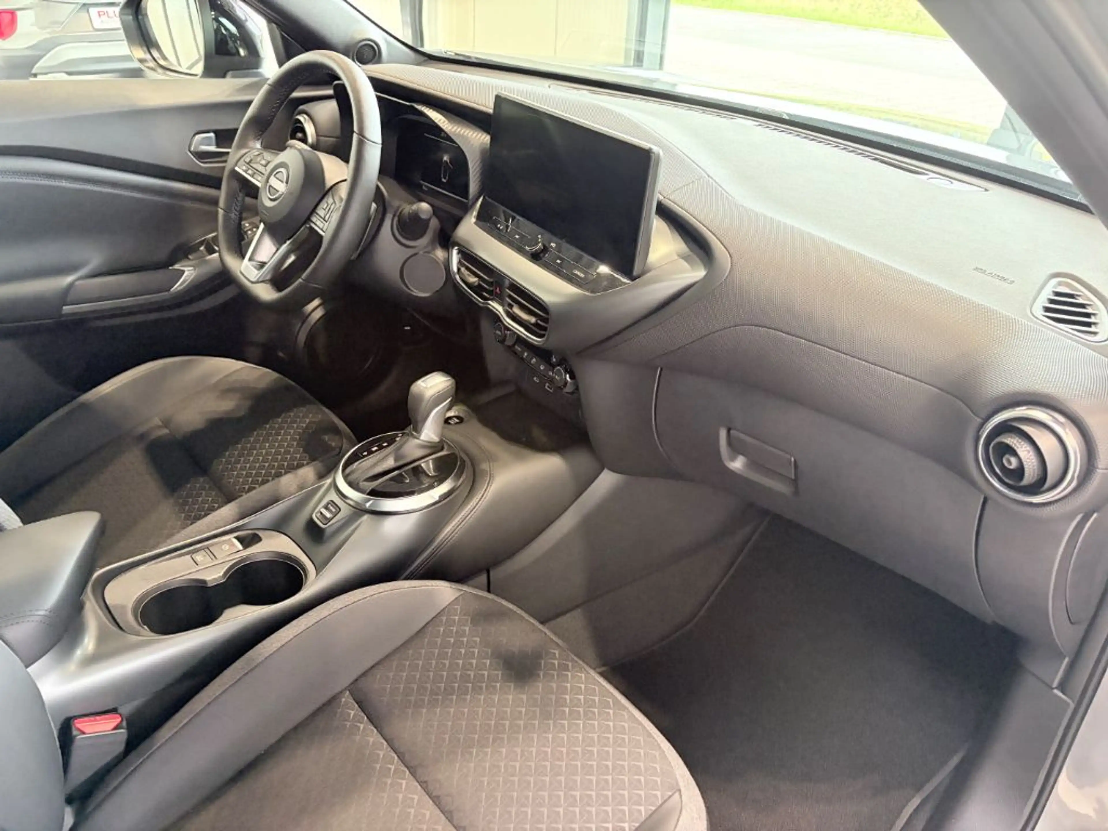 Nissan Juke 1.0 DIG-T DCT N-Connecta Winter-Paket — photo 12