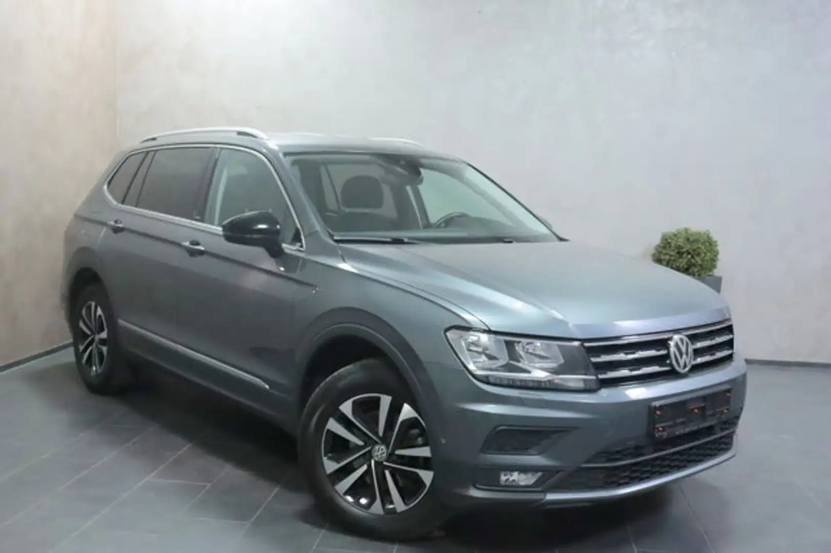Volkswagen Tiguan Allspace 2.0 TDI IQ.DRIVE NAVI ACC SPUR Grau - 2