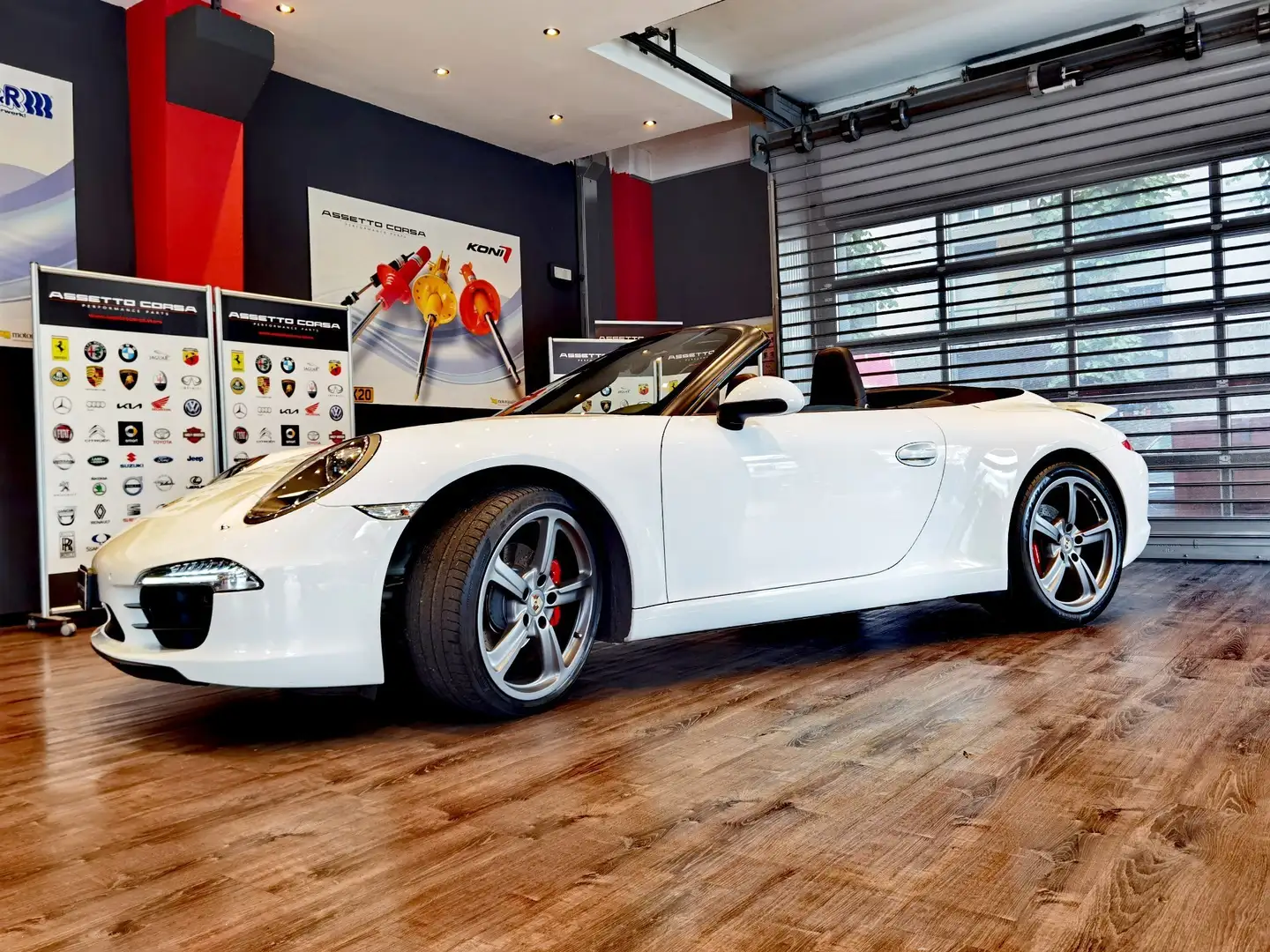 Porsche 991 911  carrera cabrio Blanc - 1