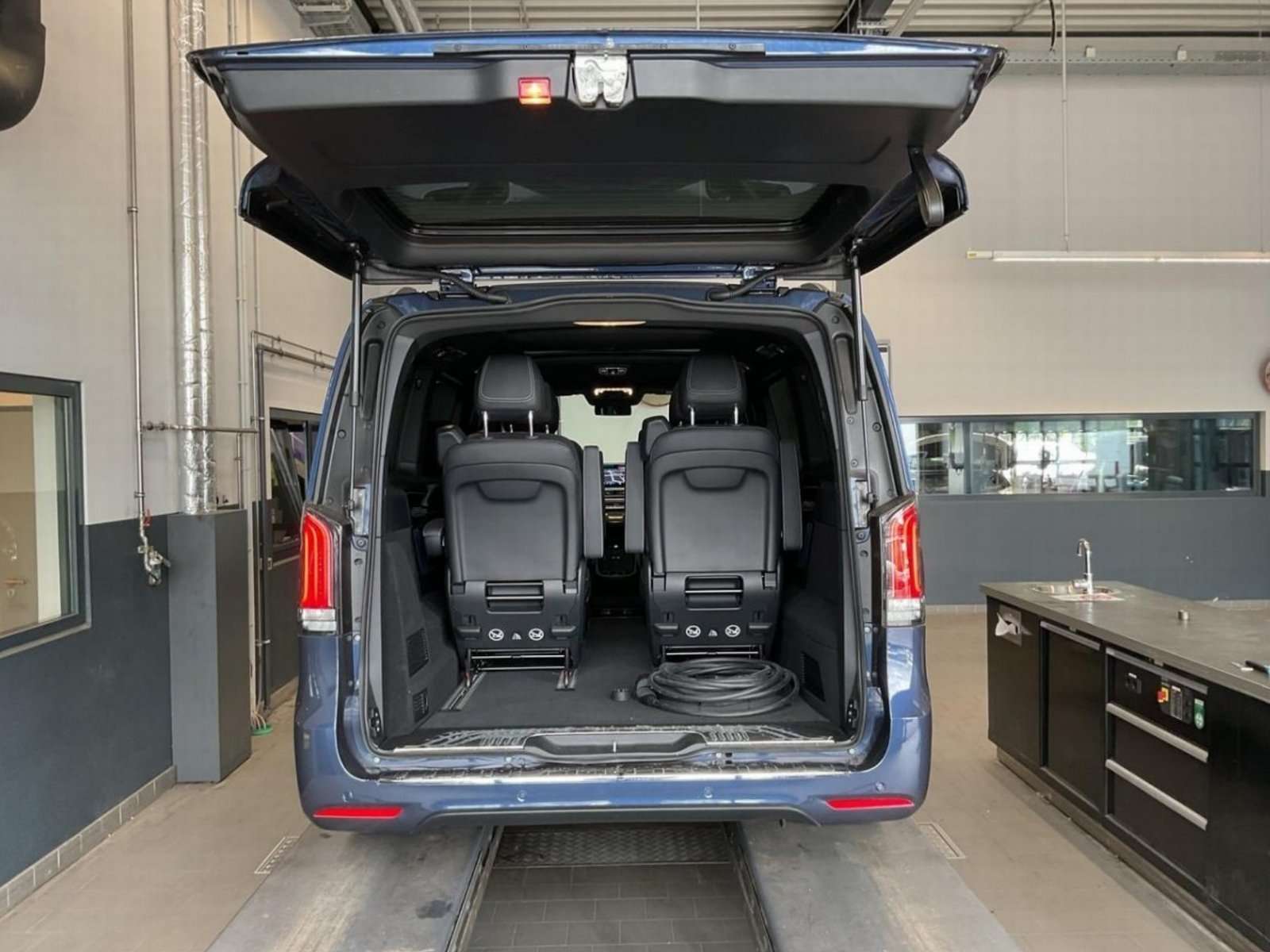 Mercedes-Benz EQV 300