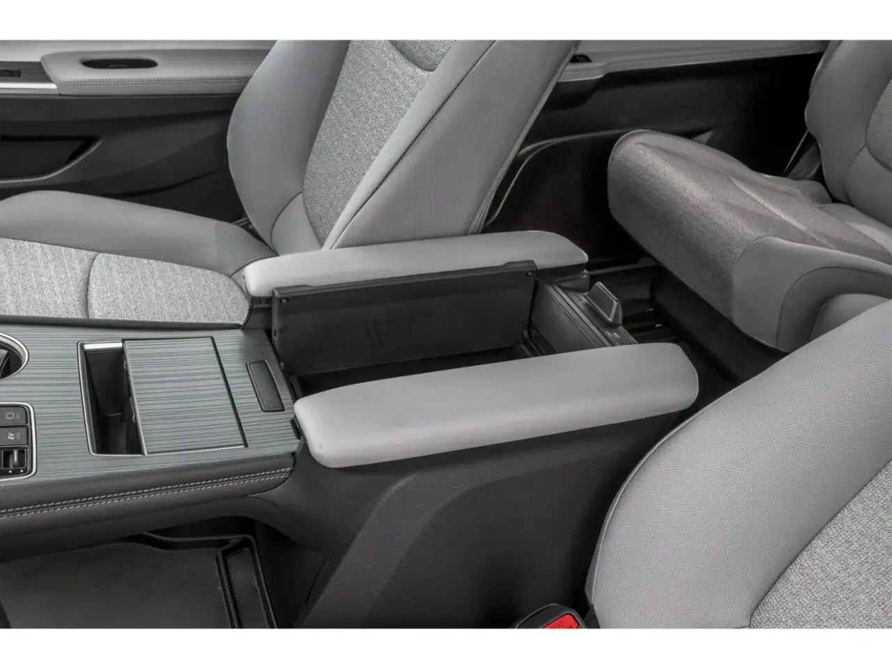 Toyota Sienna снимка Toyota Sienna