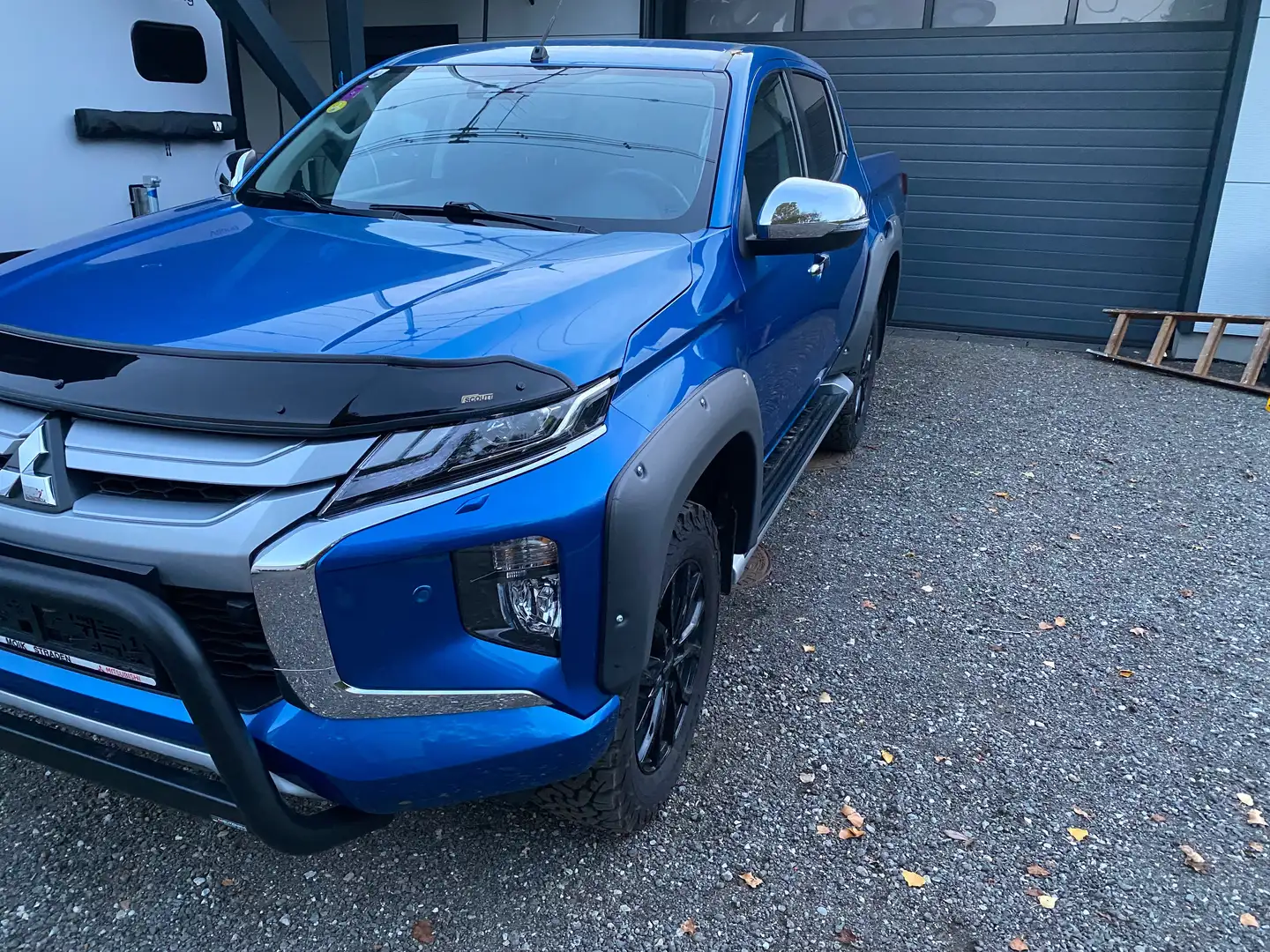 Mitsubishi L200 L 200 2,2 DI-D HP 4WD Doppelkabine Diamond Aut. Diamond Blau - 2