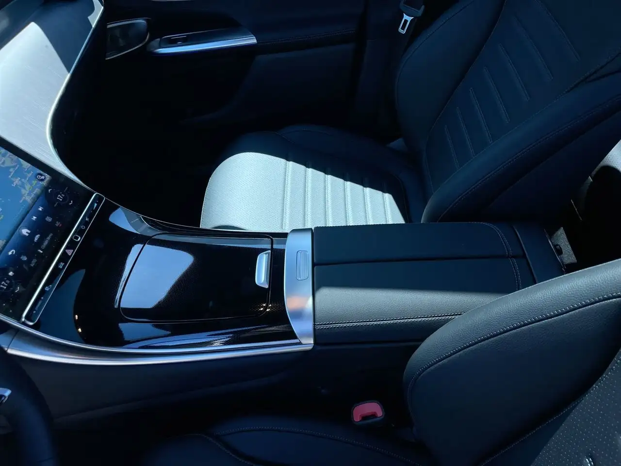 Mercedes-Benz GLC снимка Mercedes-Benz GLC