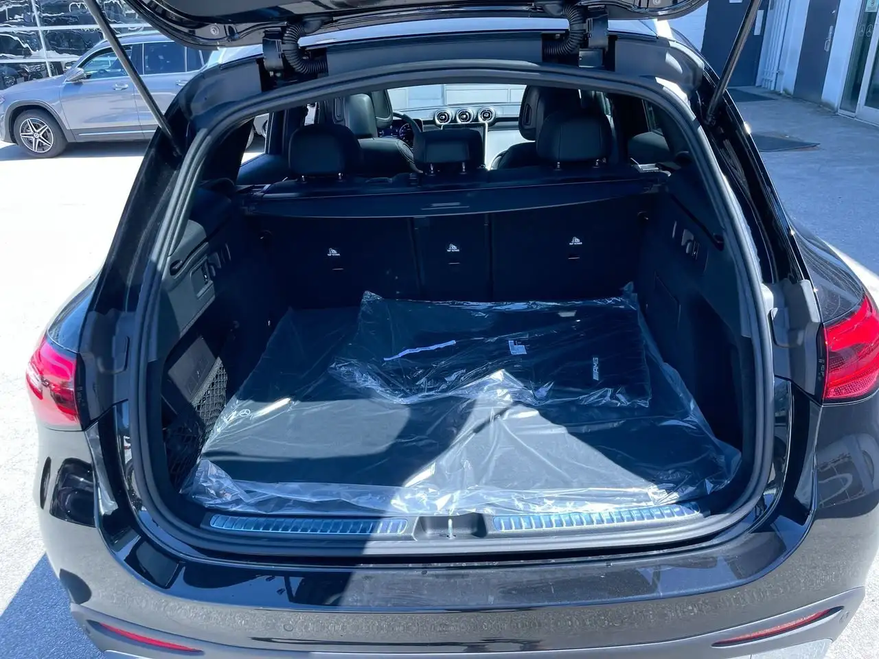 Mercedes-Benz GLC снимка Mercedes-Benz GLC