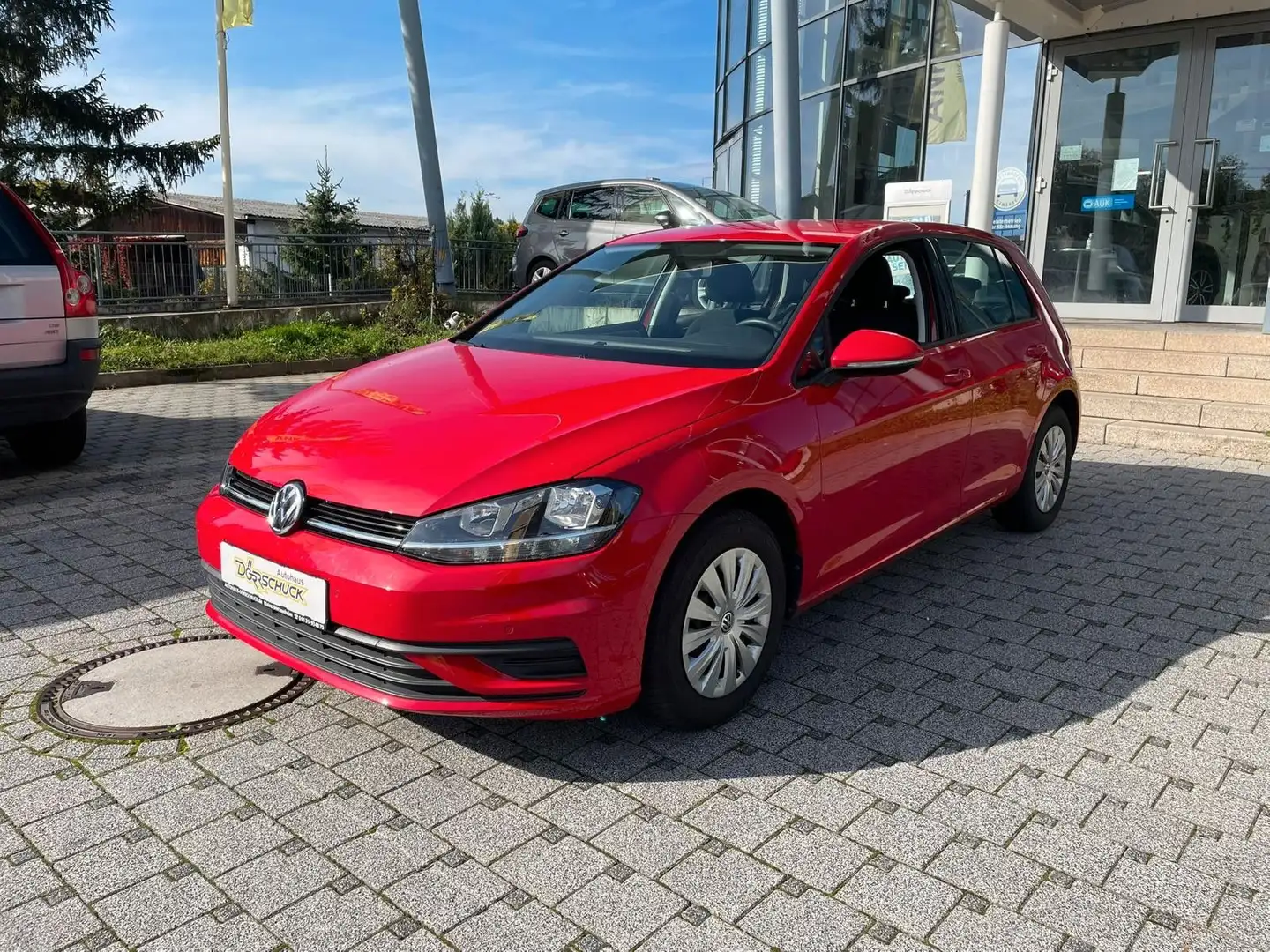 Volkswagen Golf VII Trendline BMT/Start-Stopp: NAVI. Klima. crvena - 1