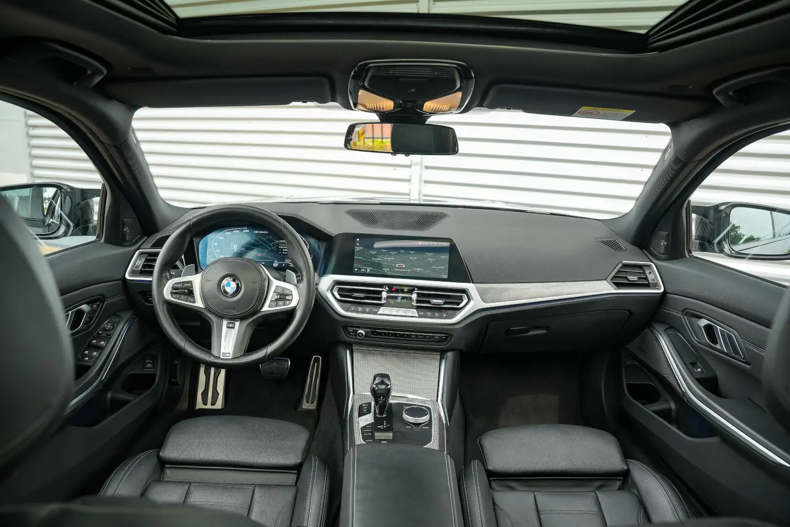 BMW 340 3-serie Touring M340i xDrive Panoramadak Harman/Ka Zwart - 2