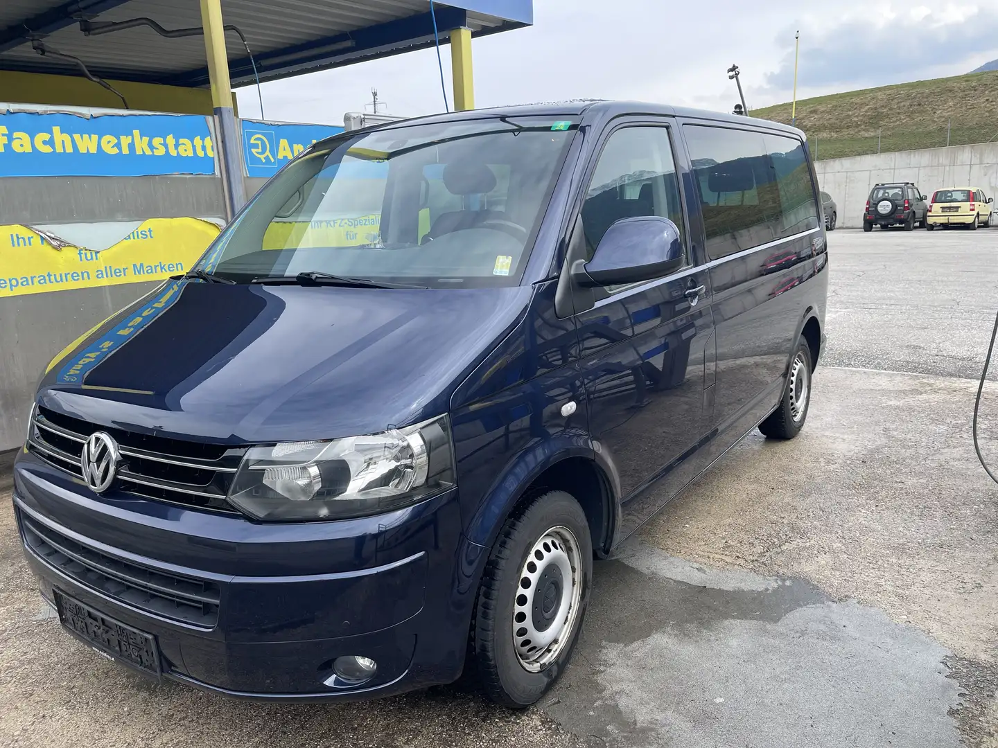 Volkswagen T5 Multivan Special 2,0 TDI BMT D-PF - 2