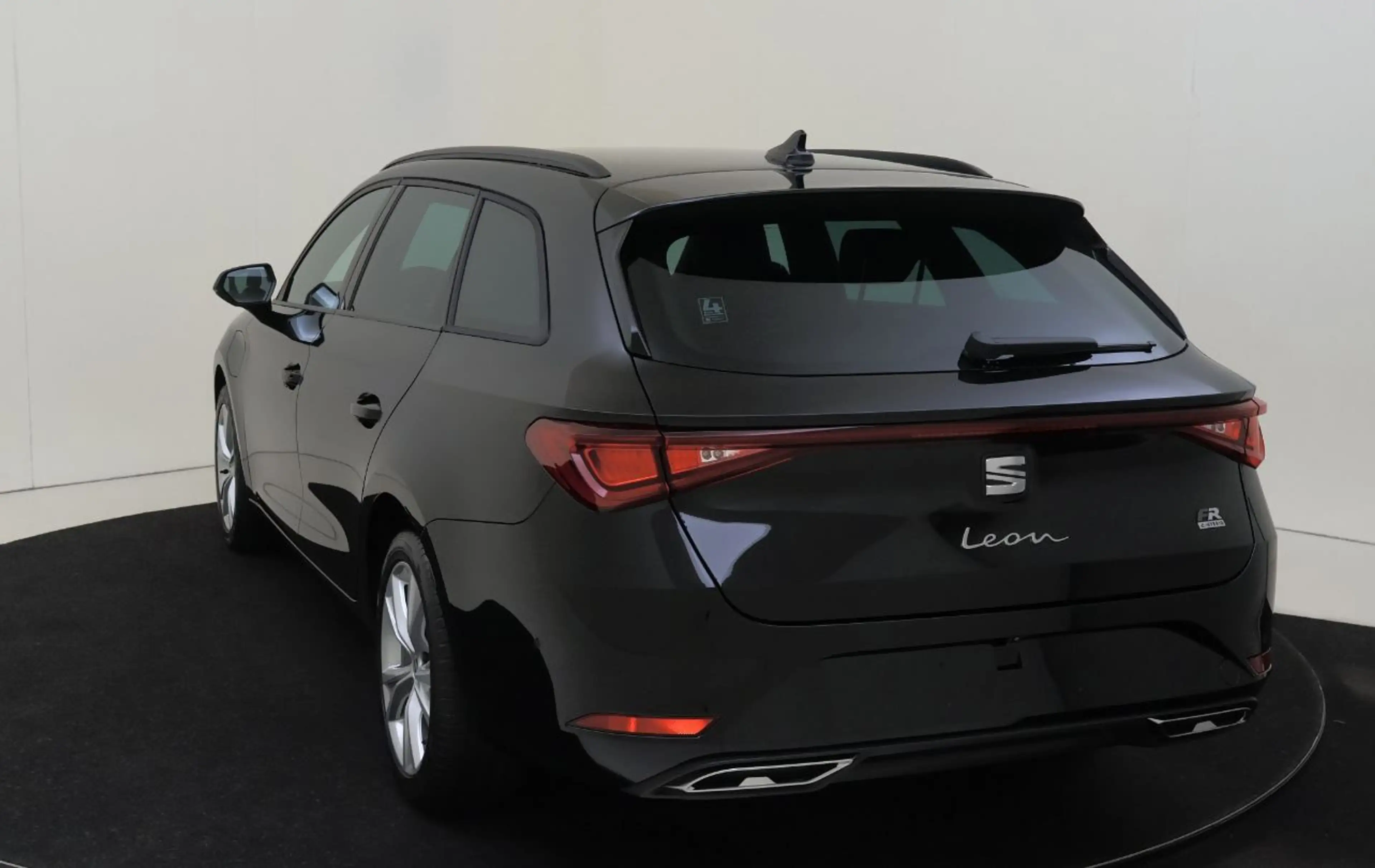 SEAT Leon e-Hybrid Sportstourer 1.5 TSI FR Business — photo 7