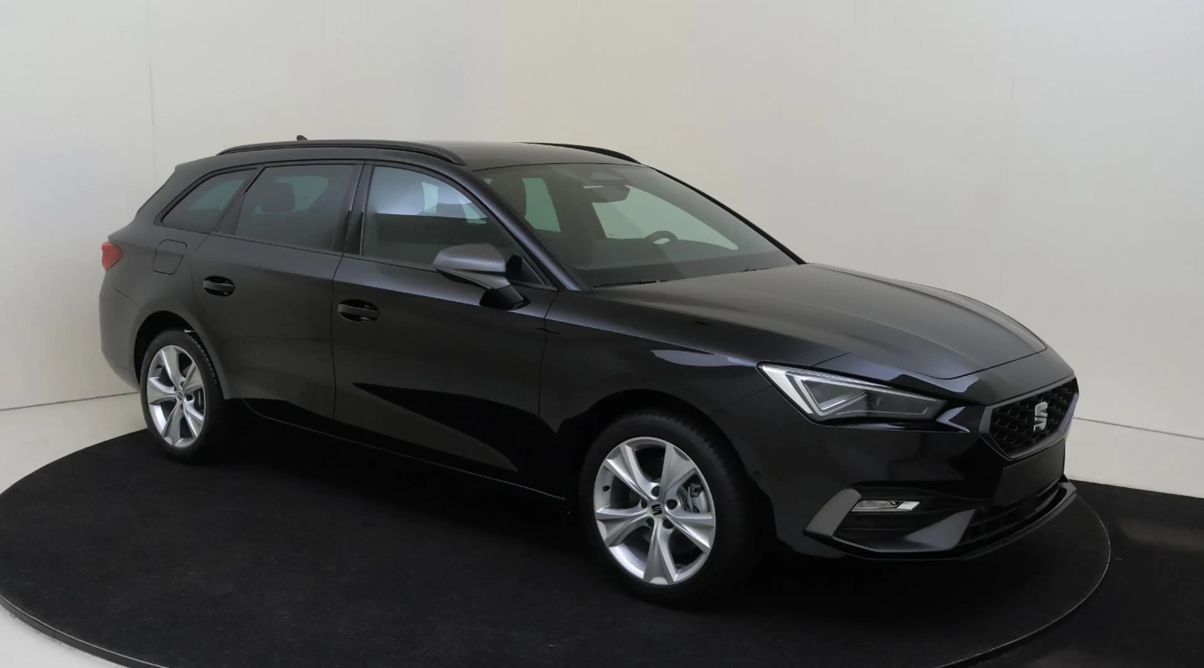 SEAT Leon e-Hybrid Sportstourer 1.5 TSI FR Business — photo 11