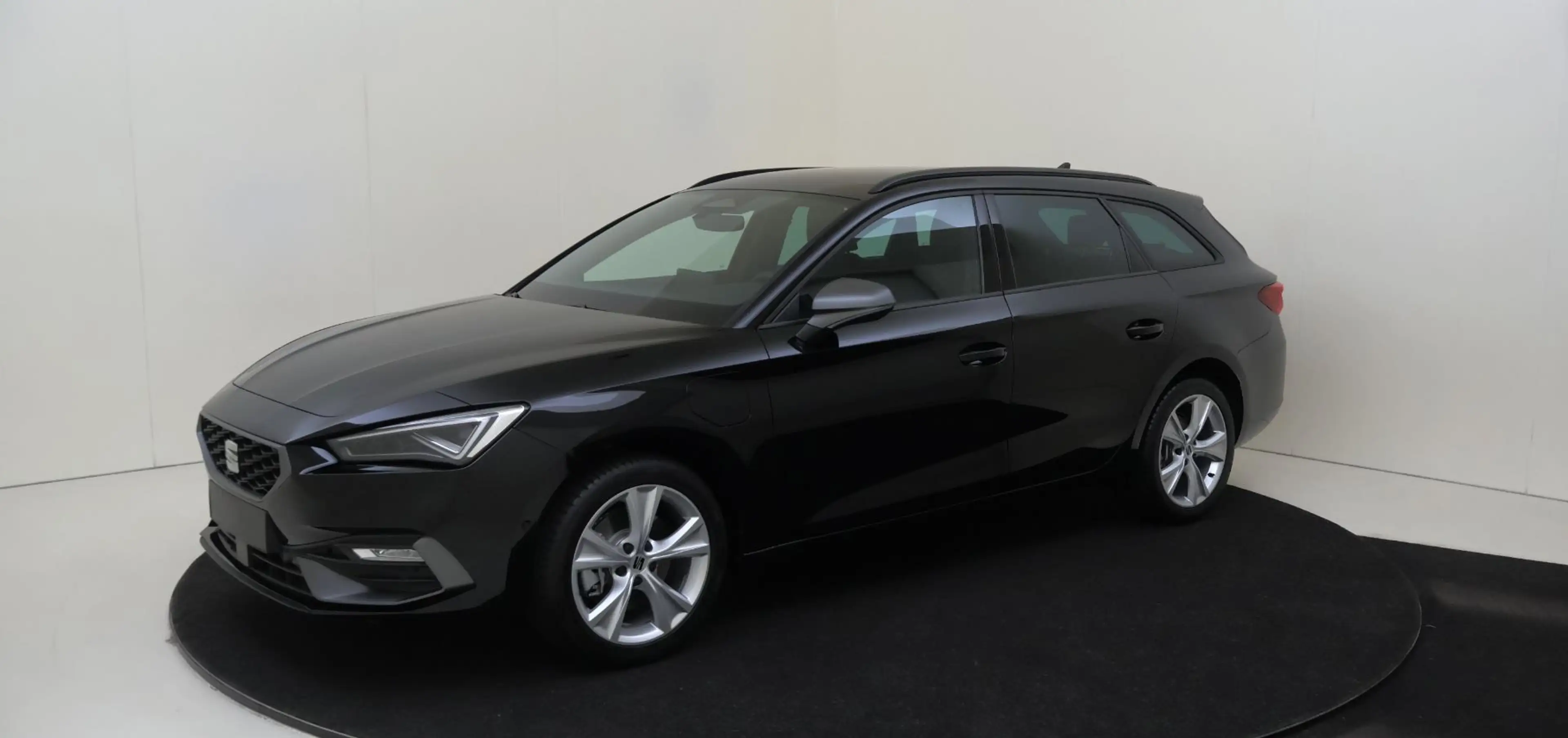 SEAT Leon e-Hybrid Sportstourer 1.5 TSI FR Business — photo 2