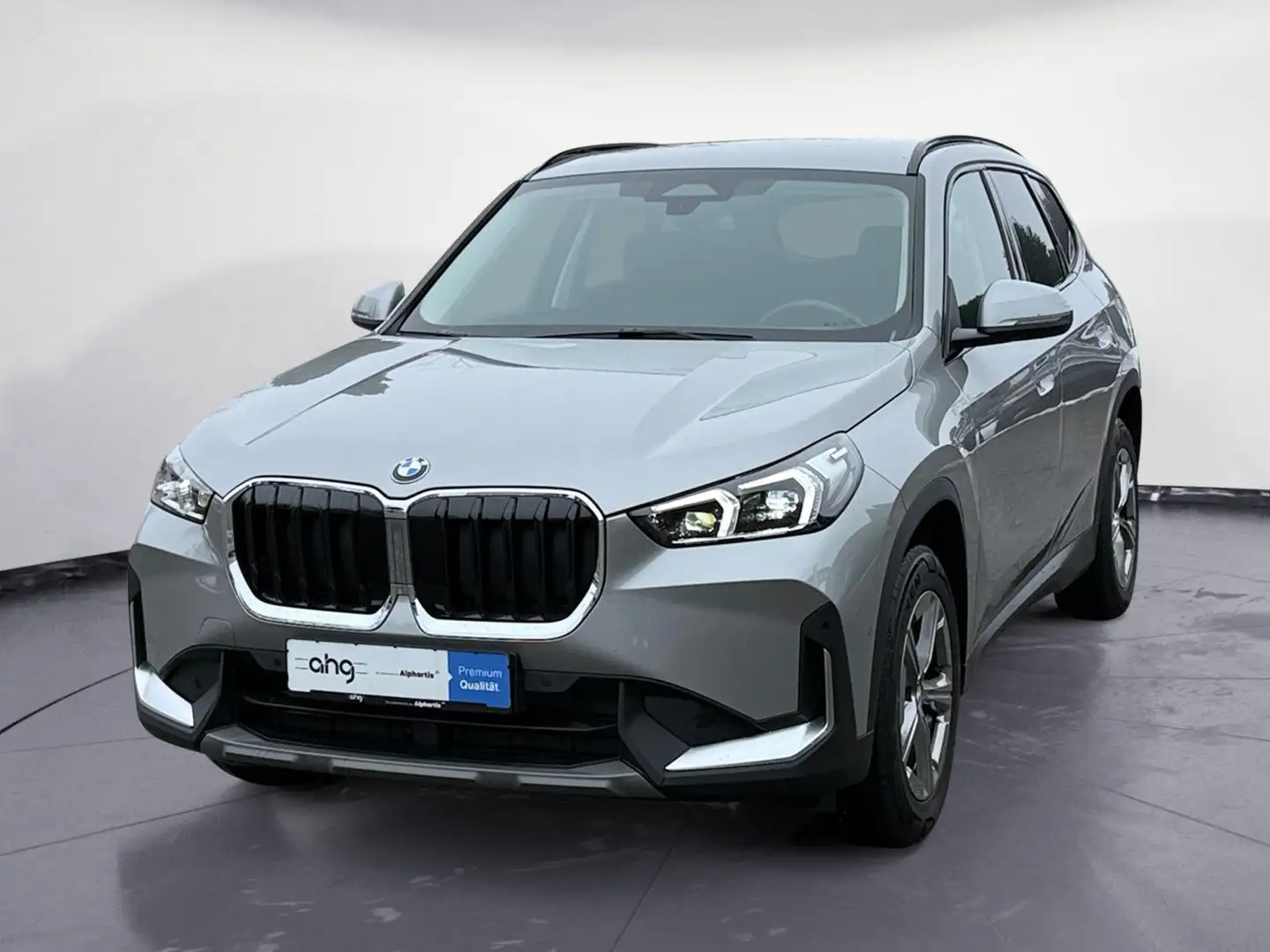 BMW X1 sDrive20i Navi Klima PDC Kamera AHK Sitzheizu Silber - 2