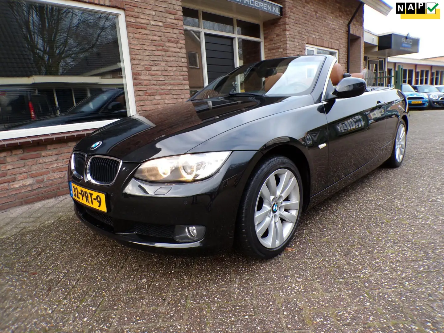 BMW 320 3-serie Cabrio 320i Executive Leder / Navi Zwart - 1