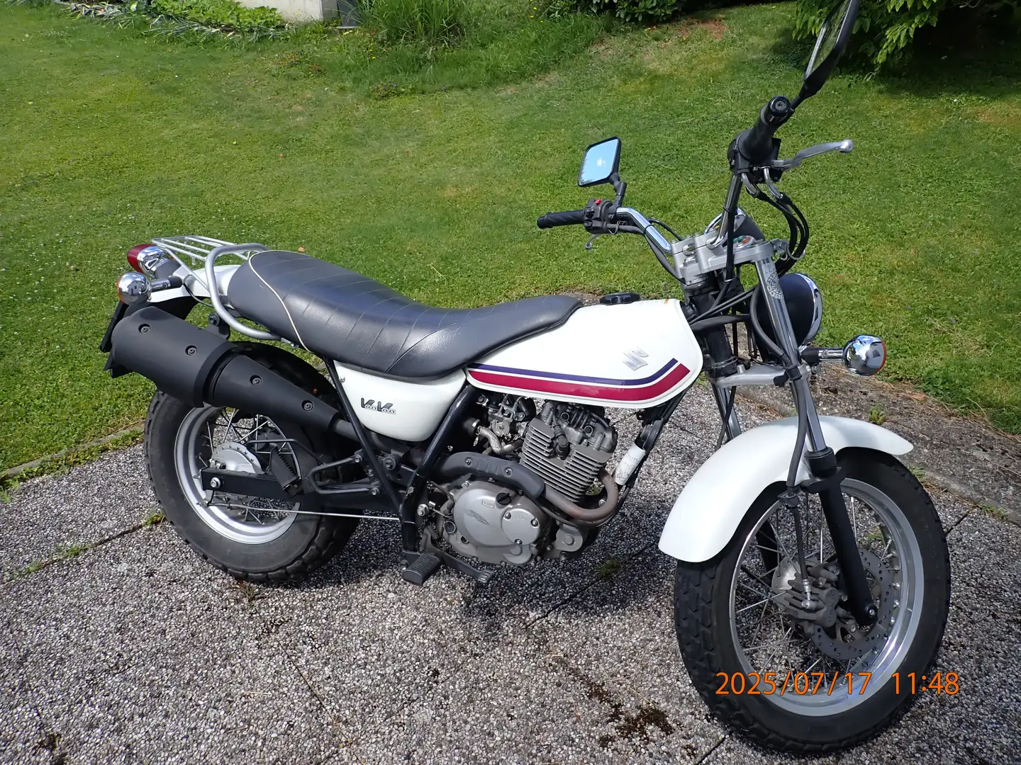 Suzuki RV 125 Weiß - 1