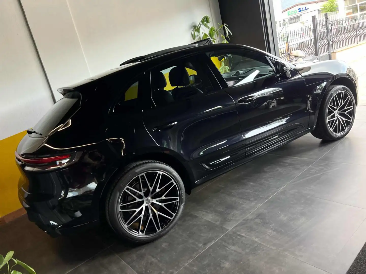 Porsche Macan 2.0 PDK Ita UniPro Tetto KmCertif. Nero - 2