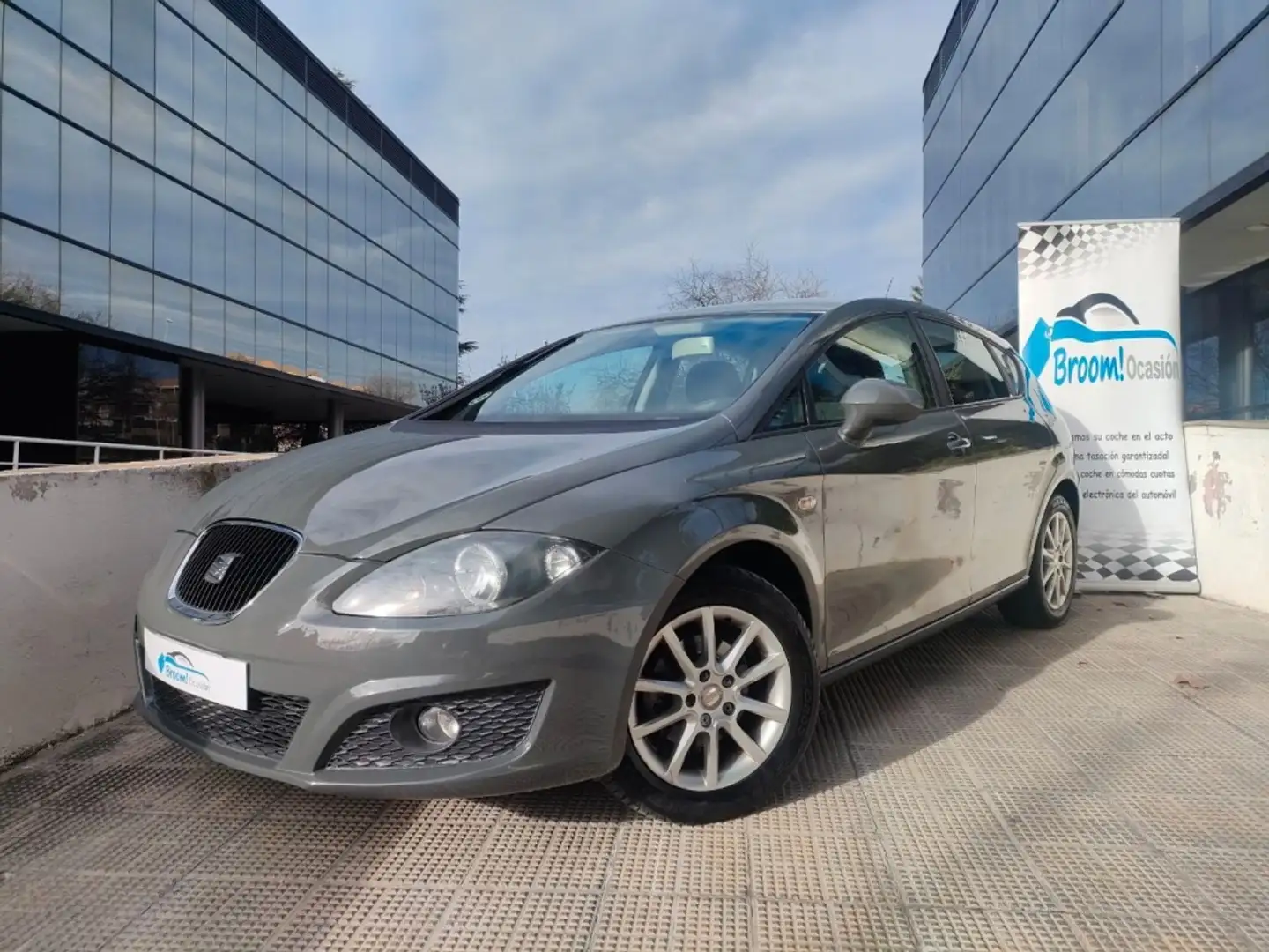 SEAT Leon 1.6TDI CR Style Zilver - 1