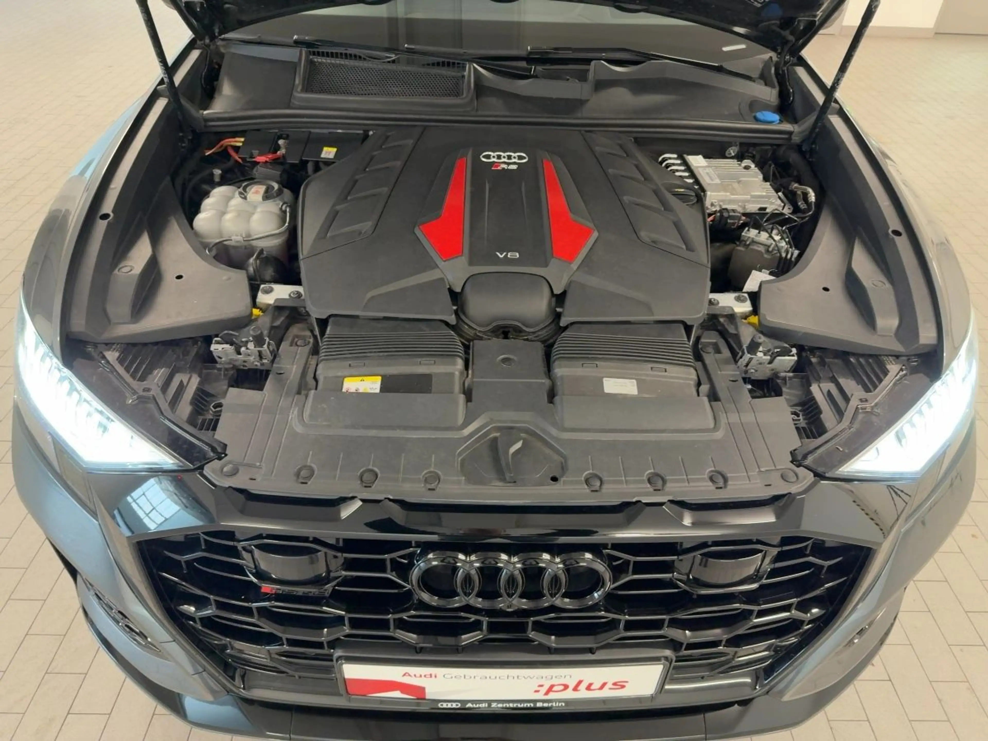 Audi RS Q8 tiptr. AHK PANO HUD STDHZG 360°K NACHTS — photo 23