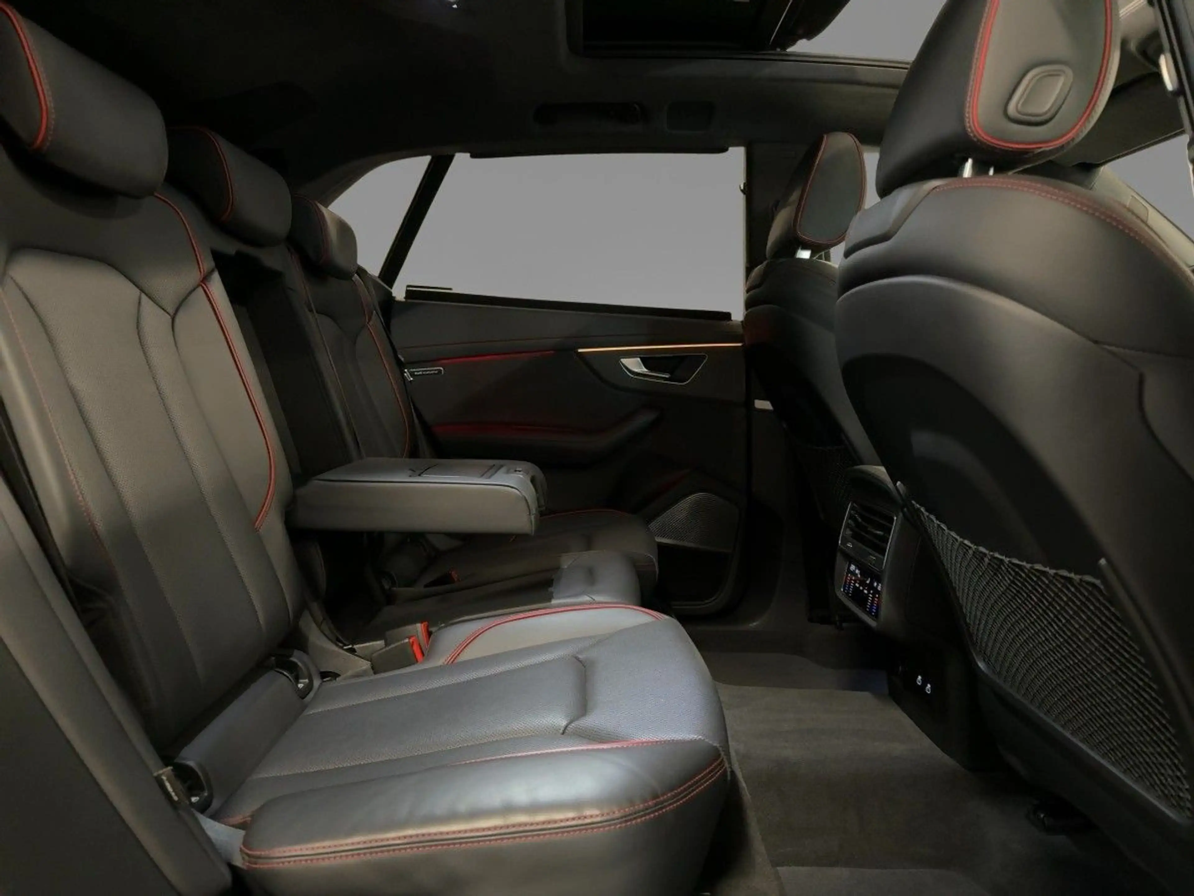 Audi RS Q8 tiptr. AHK PANO HUD STDHZG 360°K NACHTS — photo 11