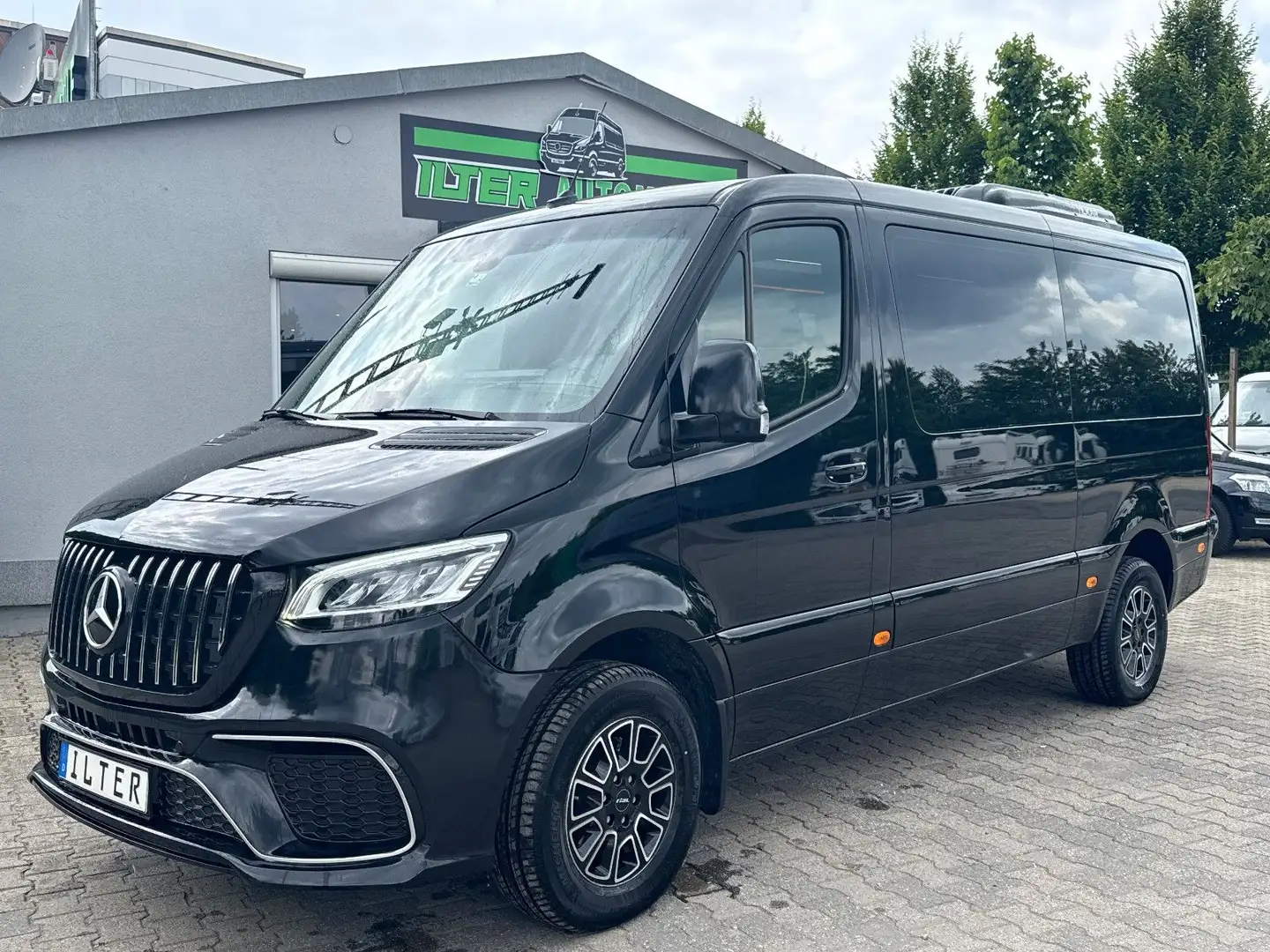 Mercedes-Benz Sprinter 319 CDI VIP Tourismus 8+1 LED 9 Sitze Schwarz - 1